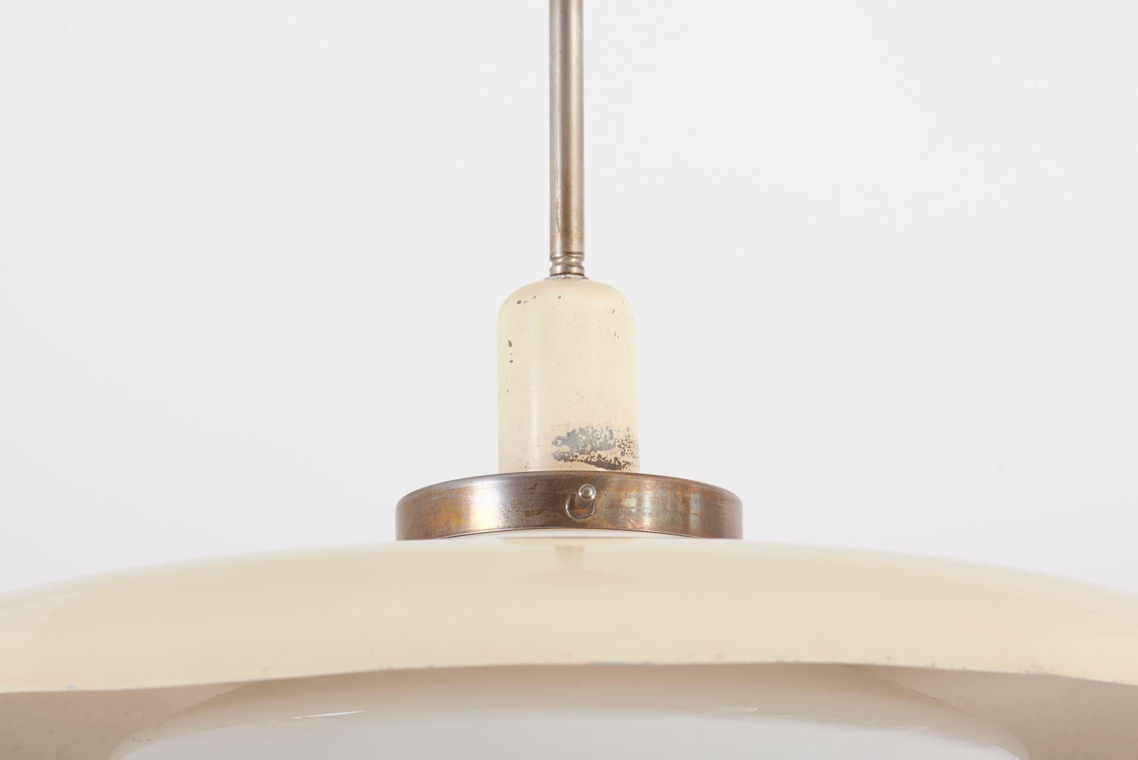 Aluminium lampe suspendue style Bauhaus des années 1930 en vente