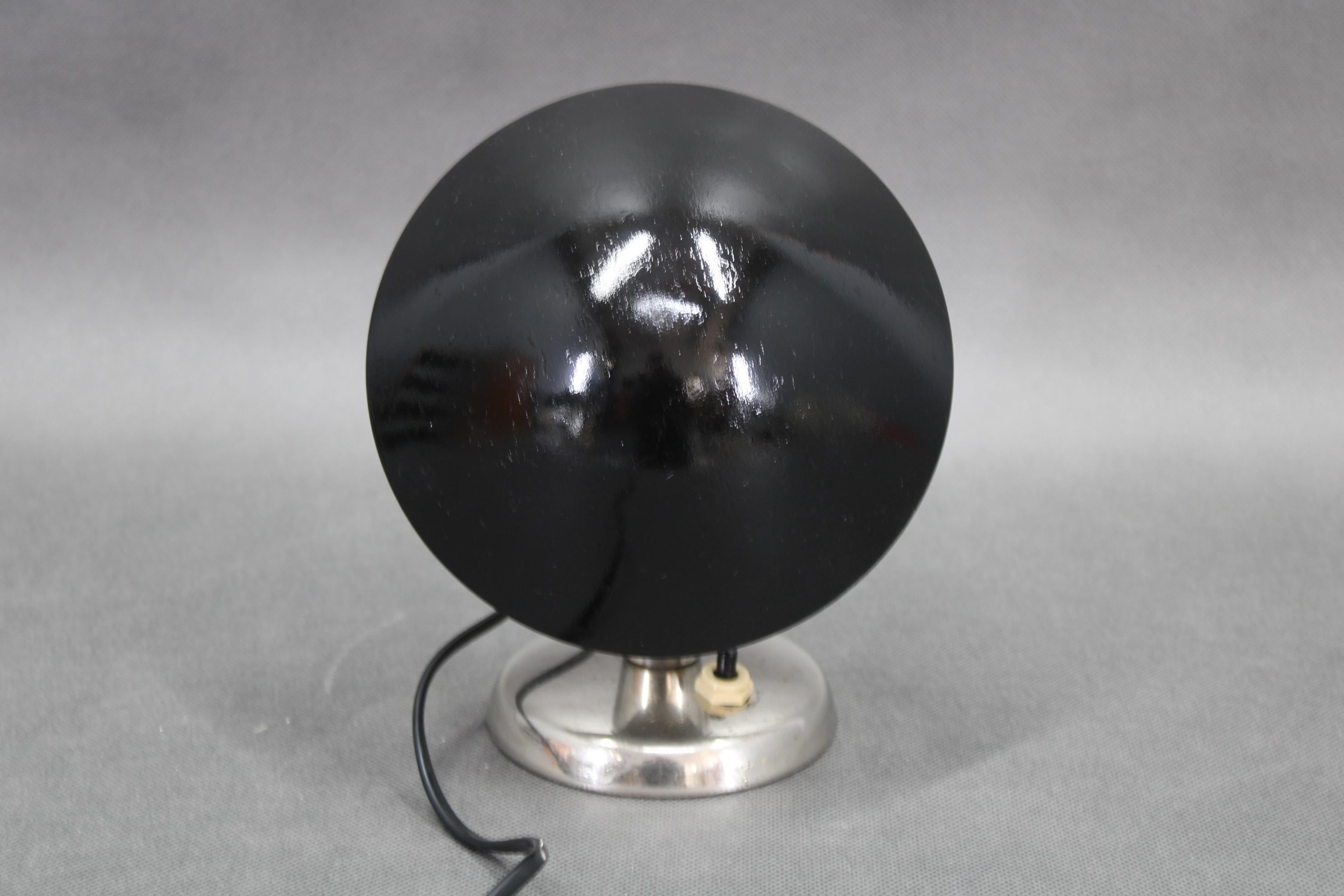 1930s Bauhaus Table Lamp with Adjustable Shade, Czechoslovakia in vendita 5