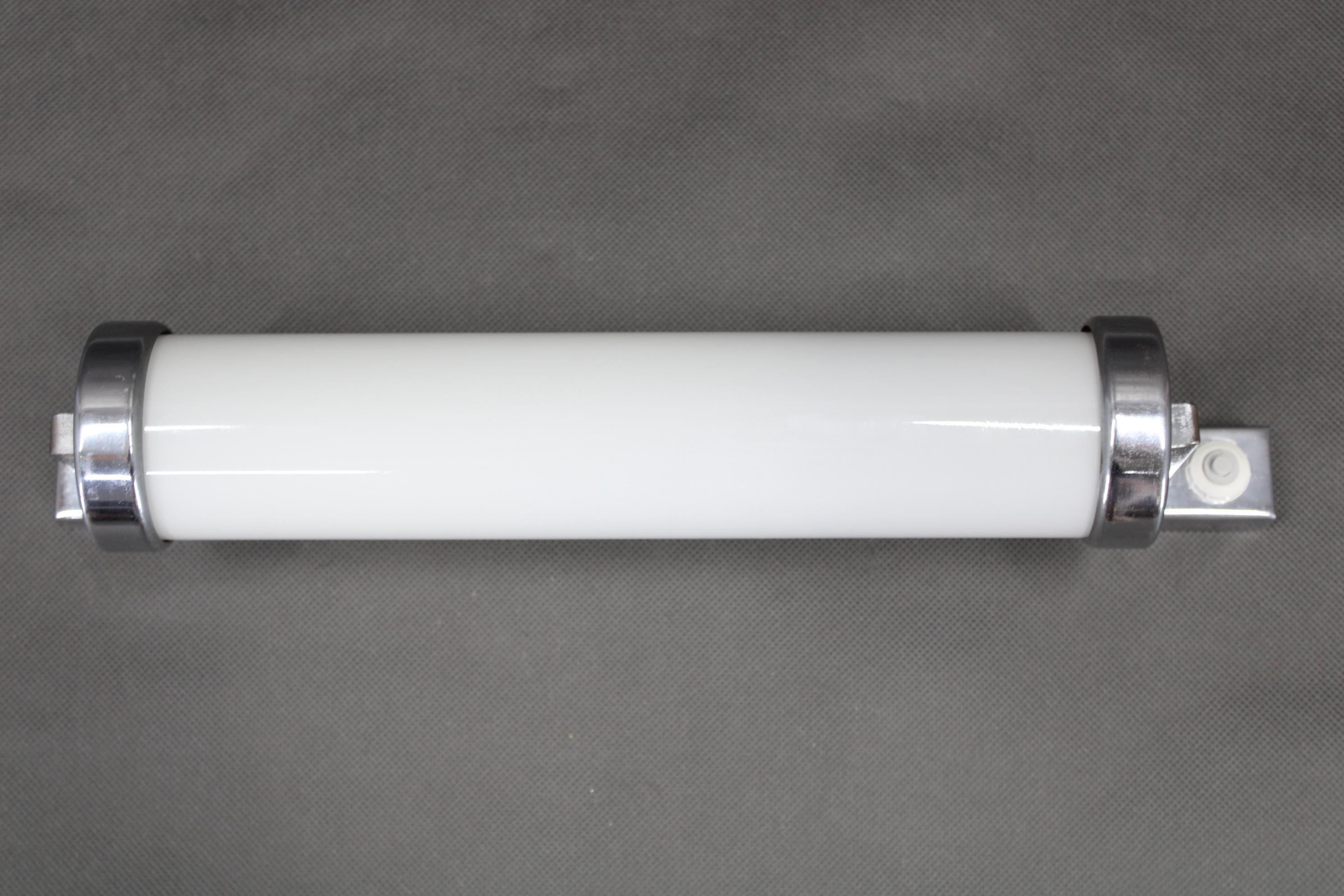 Applique tubulaire Bauhaus des années 1930, chrome et verre crème, Tchécoslovaquie en vente 1