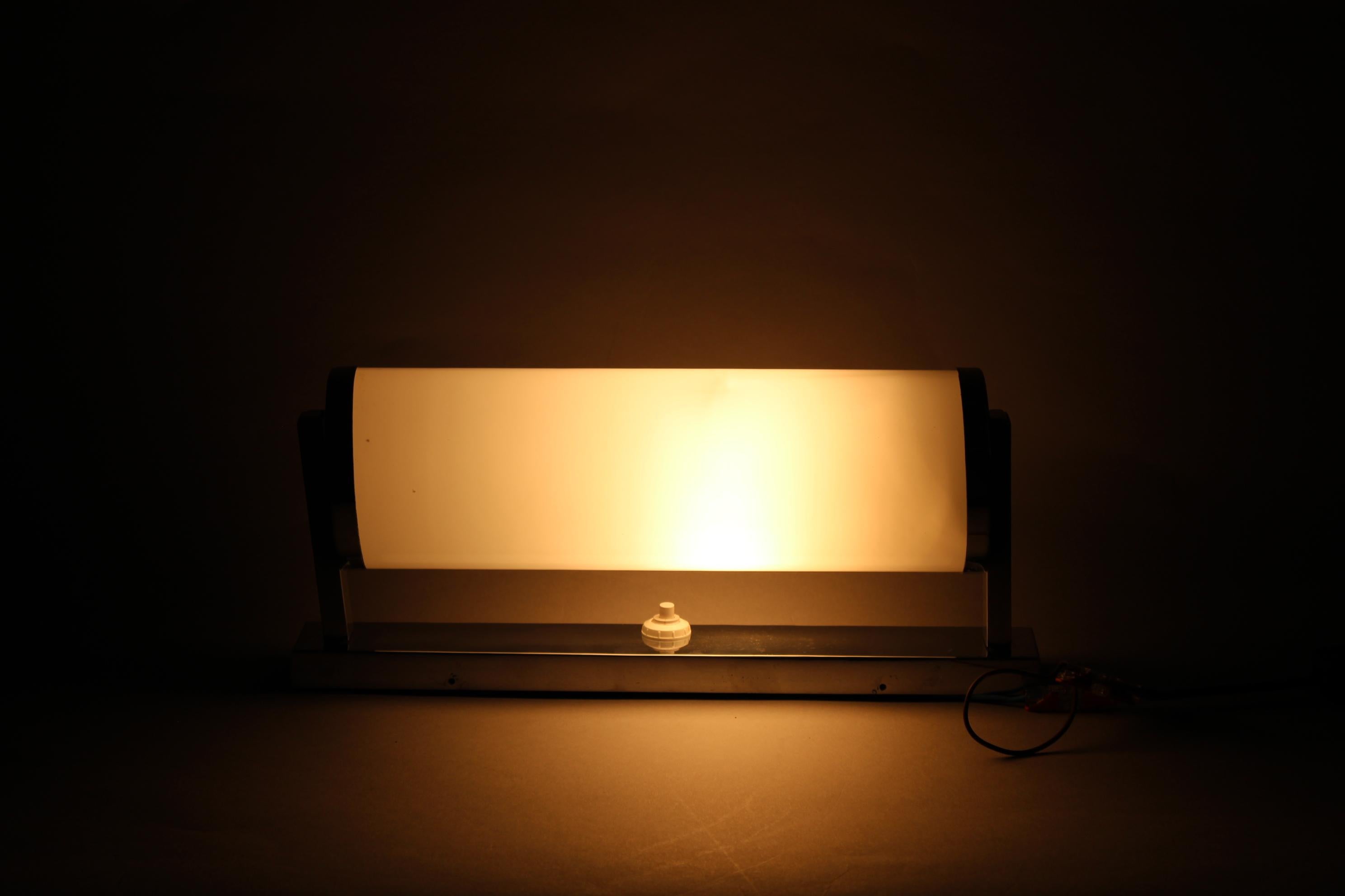 Aplique Tubular Bauhaus de 1930, Cromo y Cristal, Checoslovaquia en venta 4