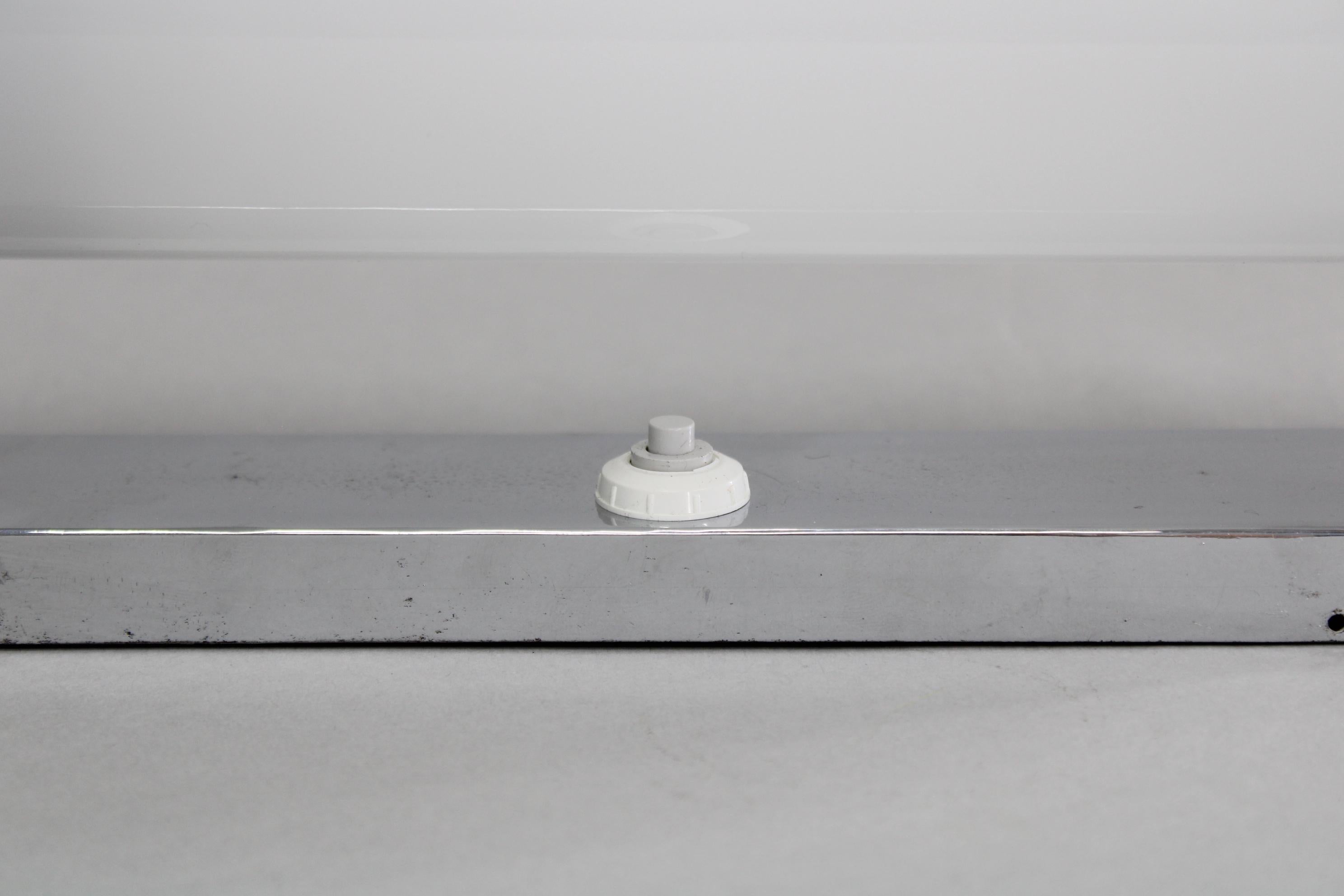 Aplique Tubular Bauhaus de 1930, Cromo y Cristal, Checoslovaquia Metal en venta