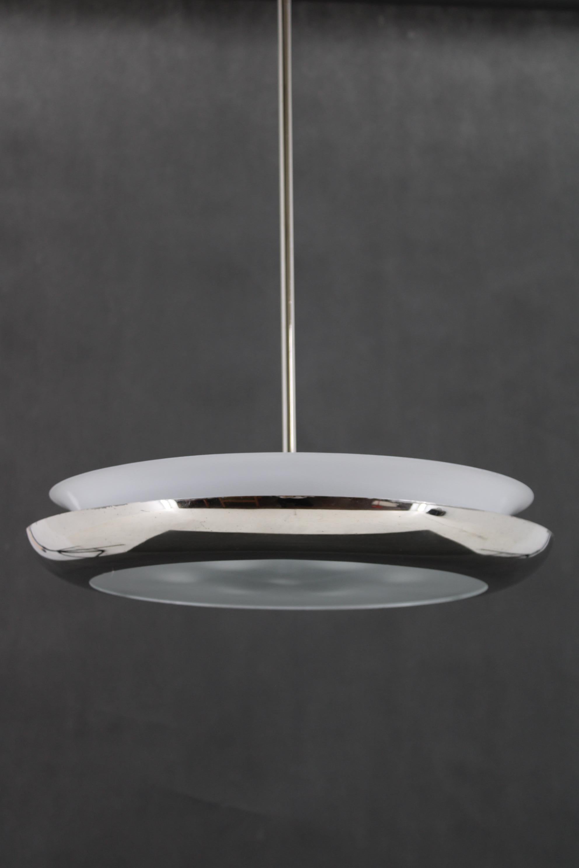 Bauhaus-Kronleuchter „UFO“ von Josef Hurka, Tschechoslowakei, 1930er Jahre im Zustand „Gut“ im Angebot in Praha, CZ