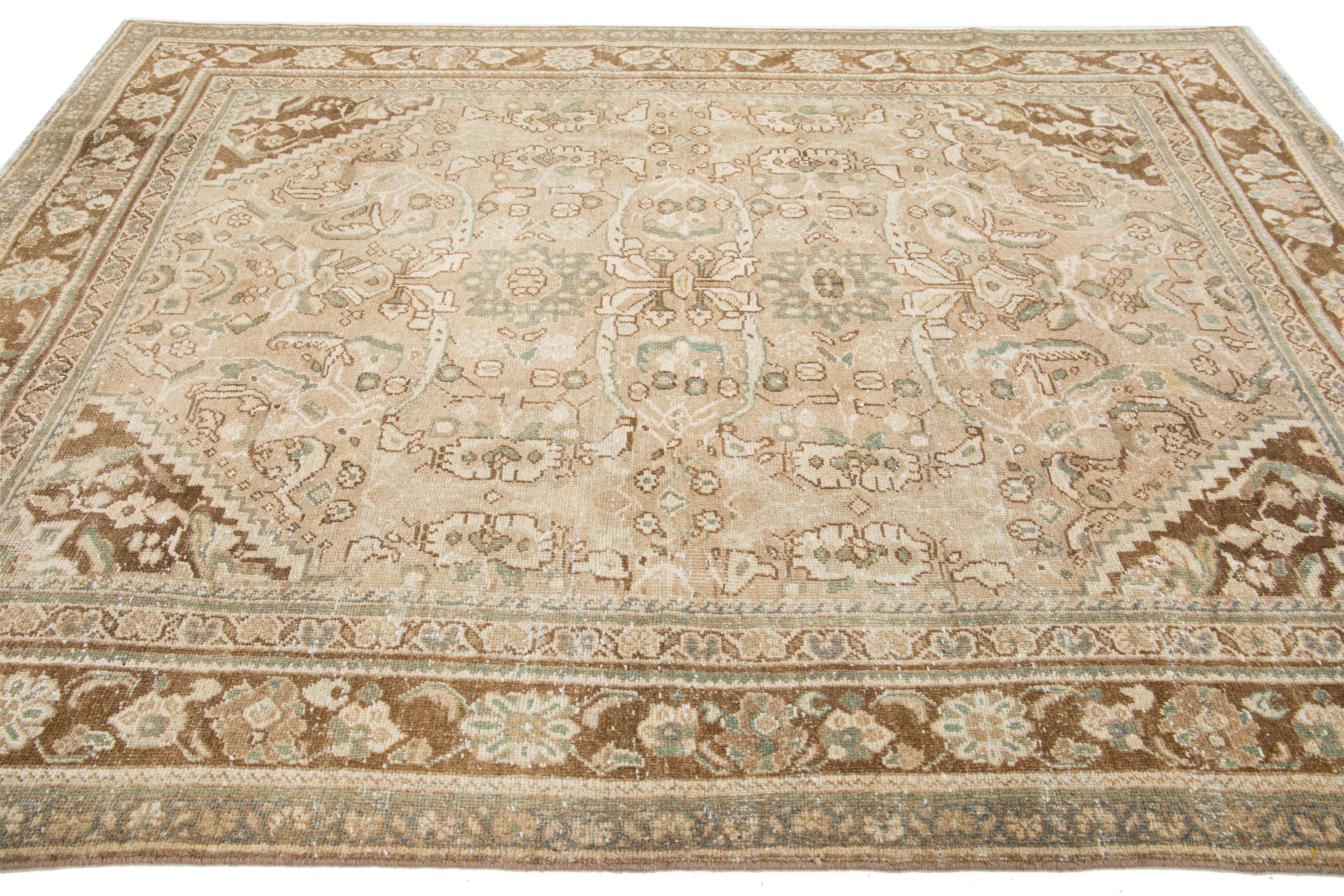 1930s Beige Mahal Persian Wool Rug Handmade With Floral Pattern For Sale 2