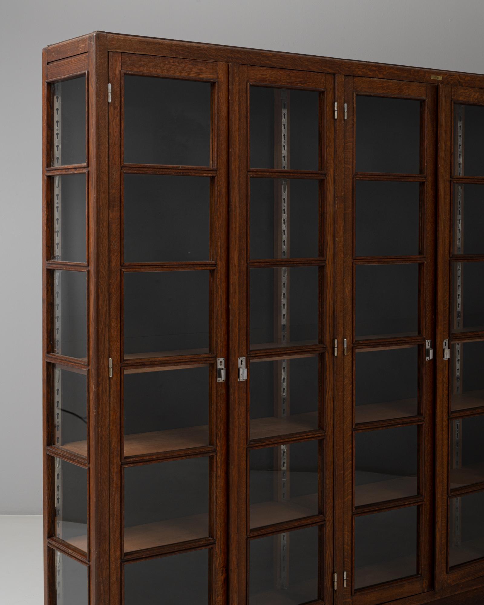 1930s Belgian Wooden Eight-Door Library Display Case For Sale 4
