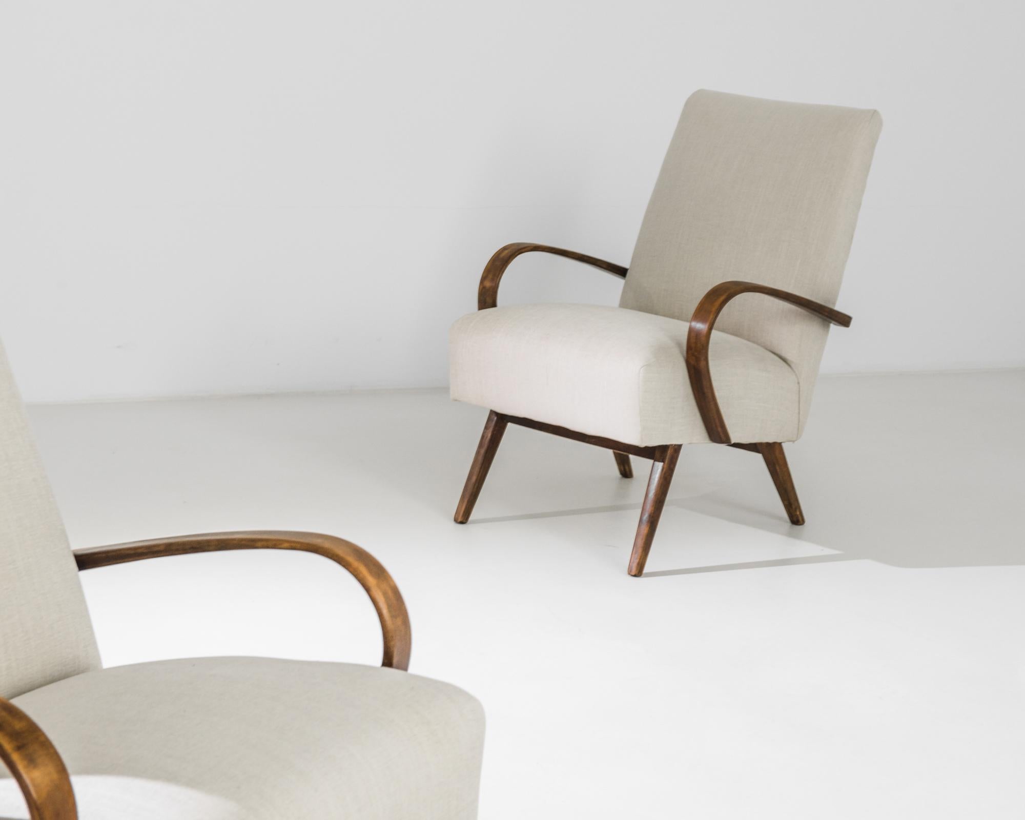 Mid-20th Century 1930s Bentwood Lounge Chairs by Jindrich Halabala, a Pair