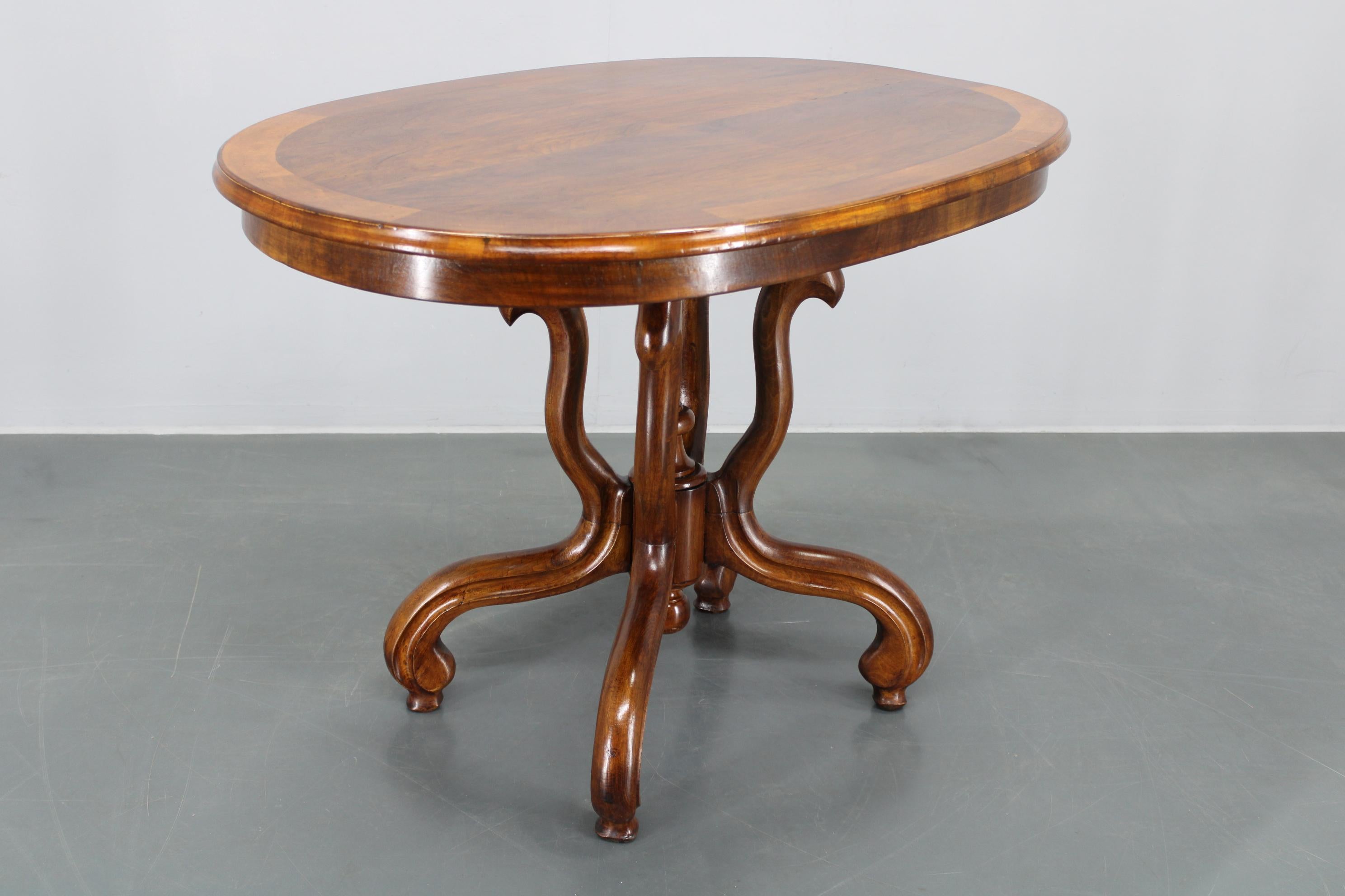 - carefully refurbished 
- minor signs of use 
- sturdy and stable 