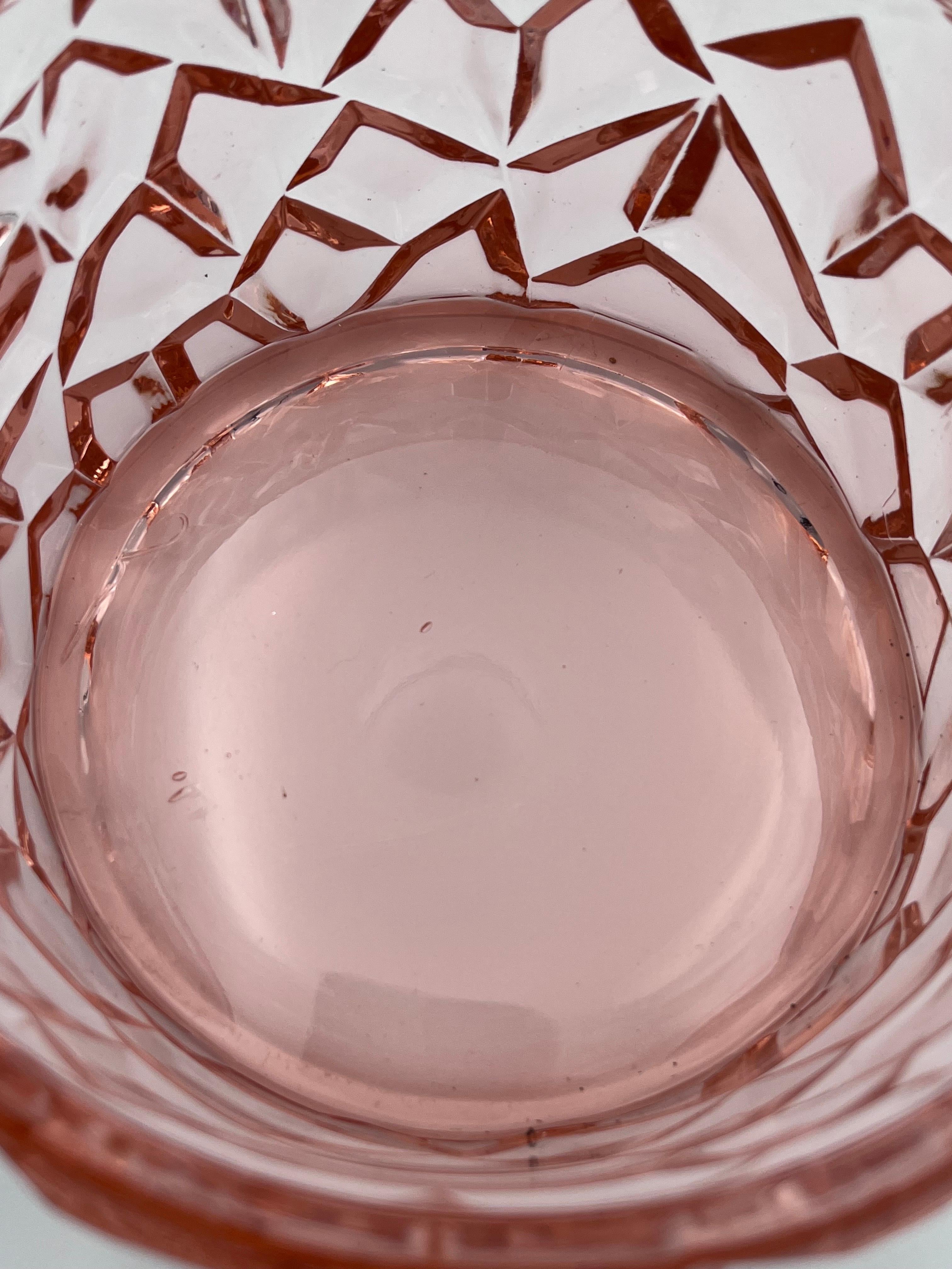 1930s Berry Pink Art Deco Glass Sugar Bowl / Candy Dish in a Cubist Rock Pattern en vente 3