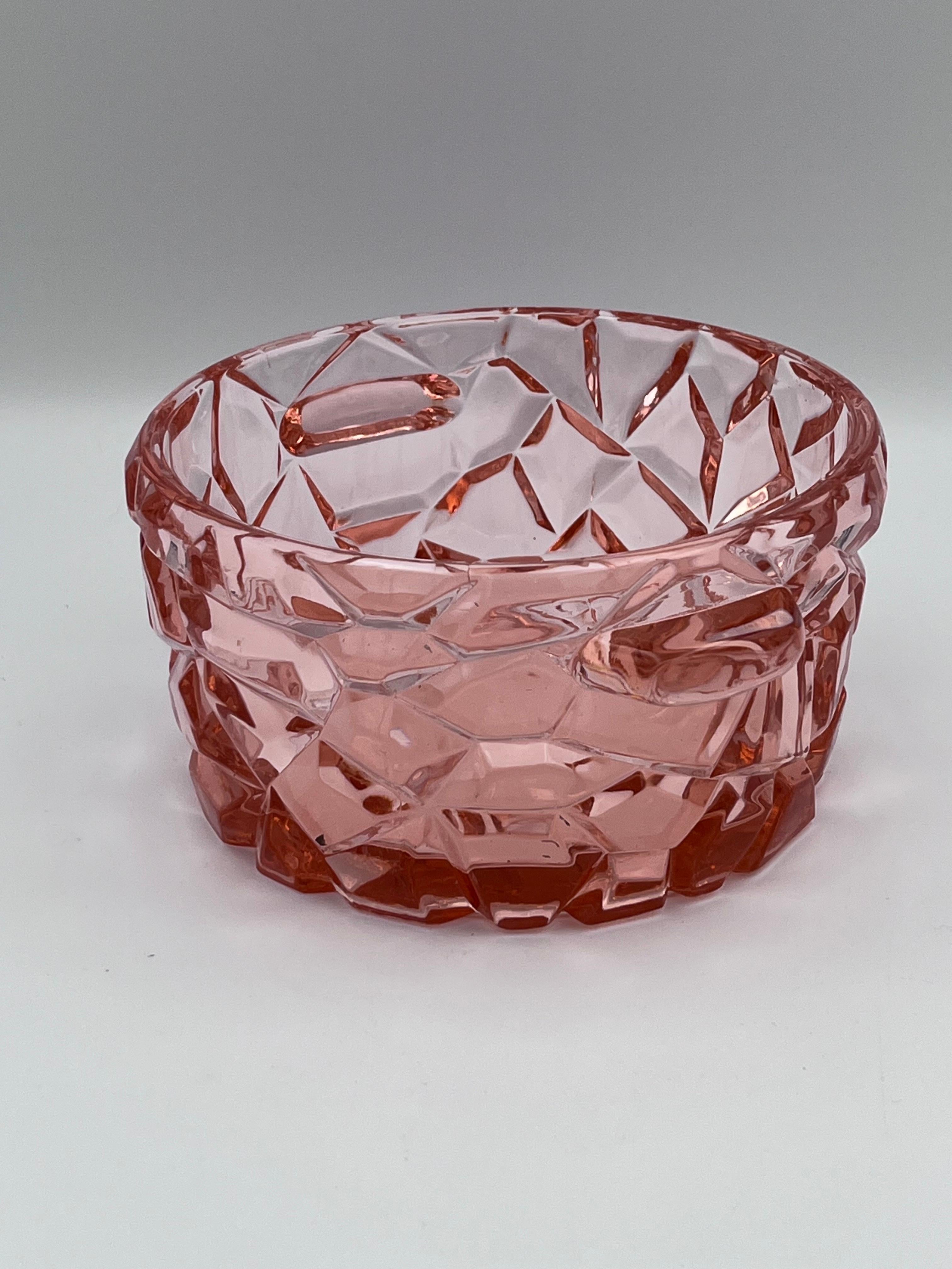 Verre 1930s Berry Pink Art Deco Glass Sugar Bowl / Candy Dish in a Cubist Rock Pattern en vente