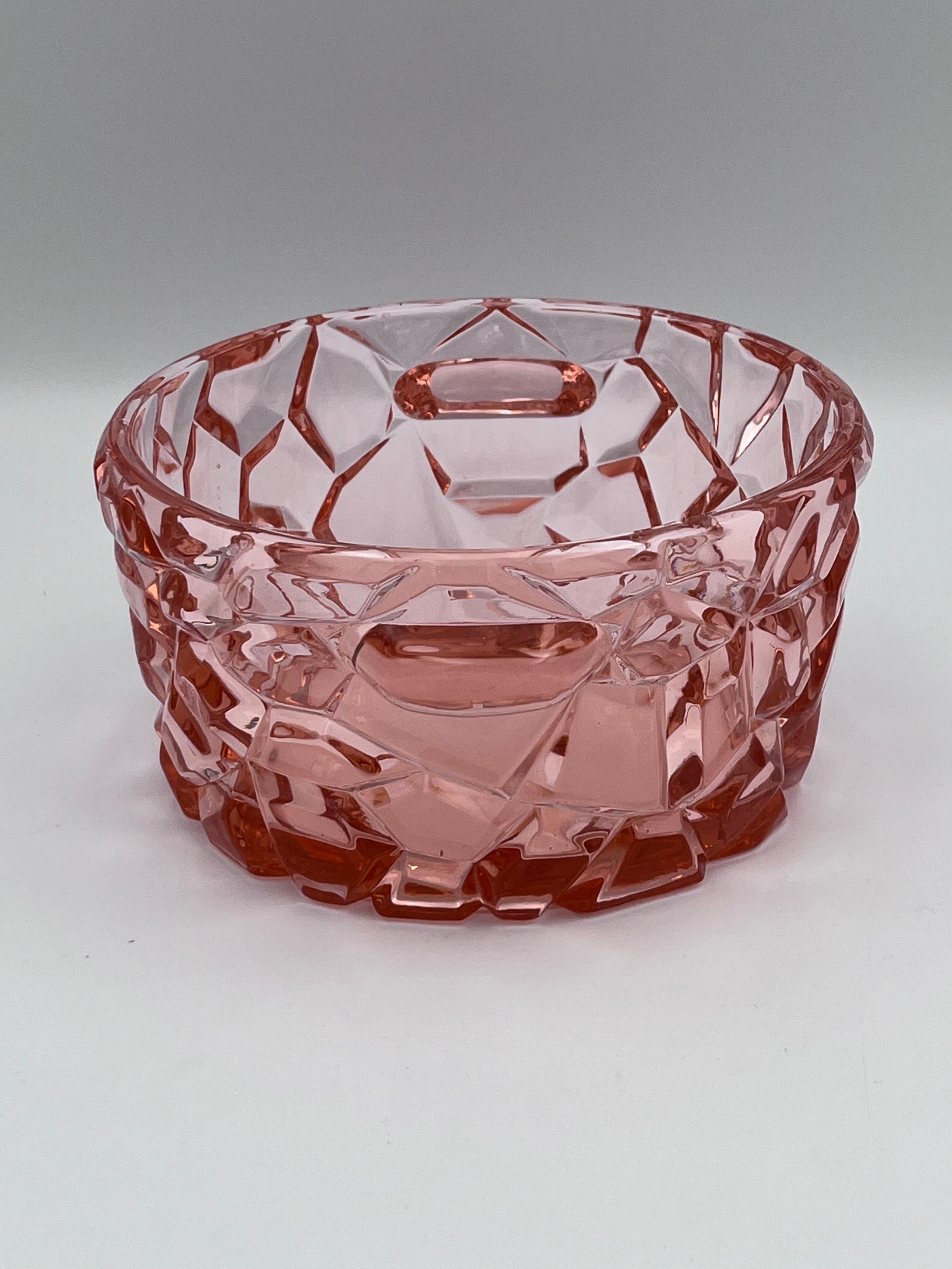 1930s Berry Pink Art Deco Glass Sugar Bowl / Candy Dish in a Cubist Rock Pattern en vente 1