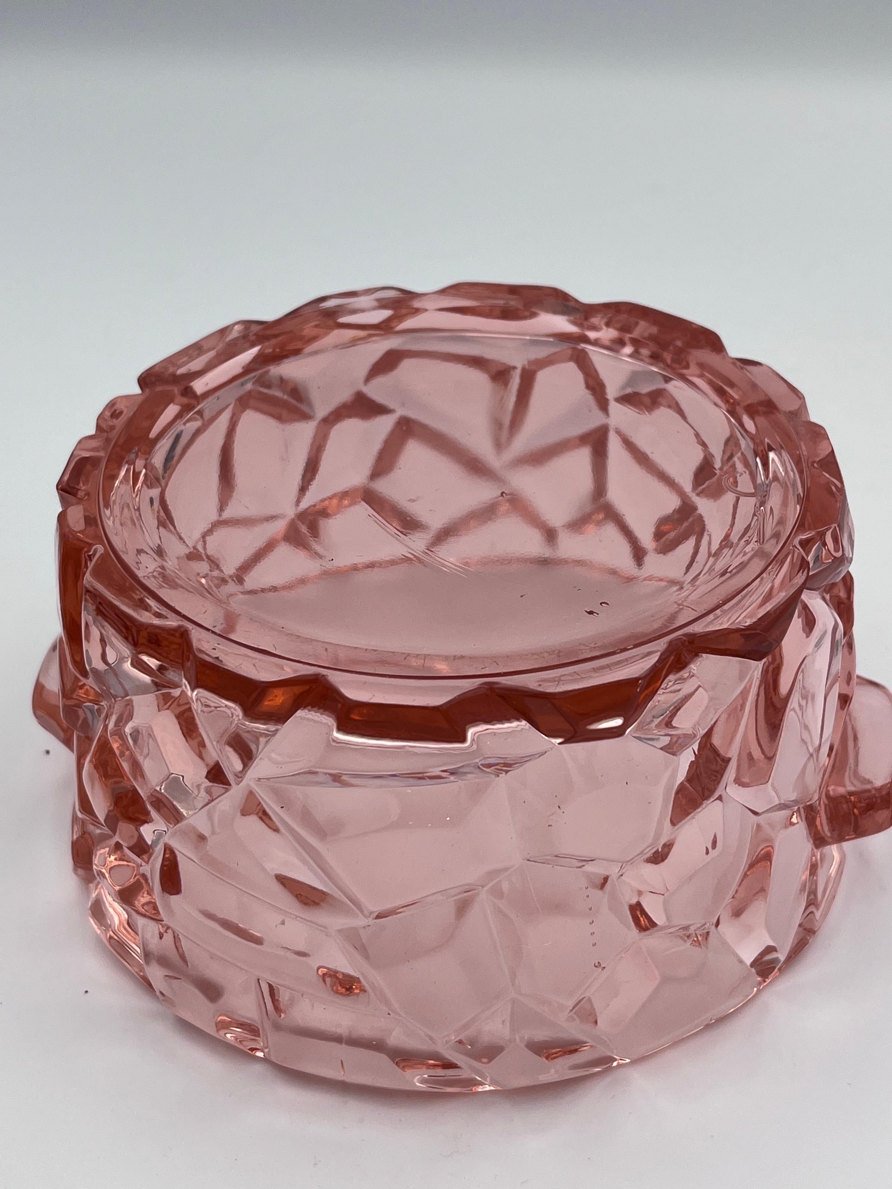 1930s Berry Pink Art Deco Glass Sugar Bowl / Candy Dish in a Cubist Rock Pattern en vente 2