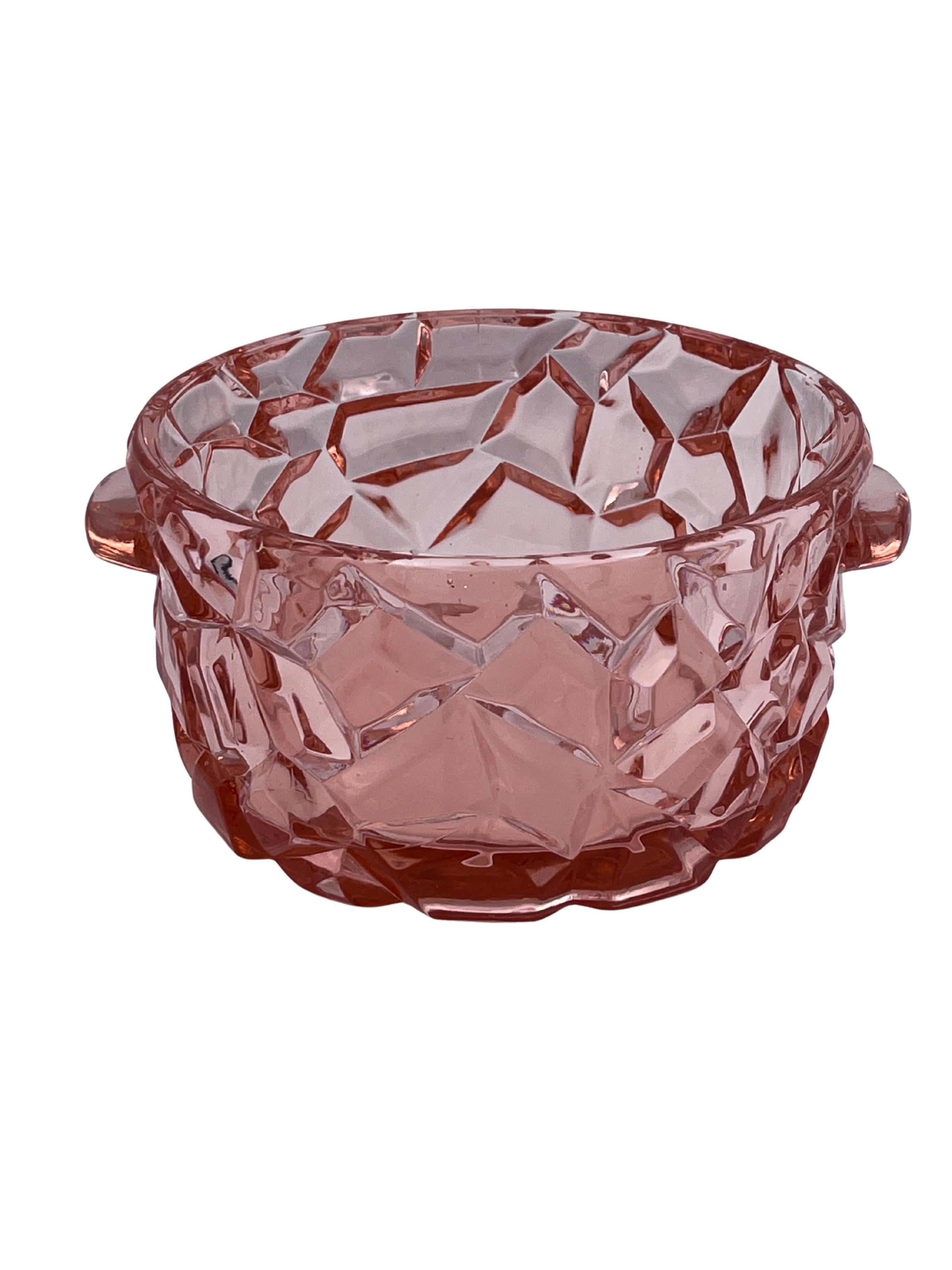 1930s Berry Pink Art Deco Glass Sugar Bowl / Candy Dish in a Cubist Rock Pattern en vente
