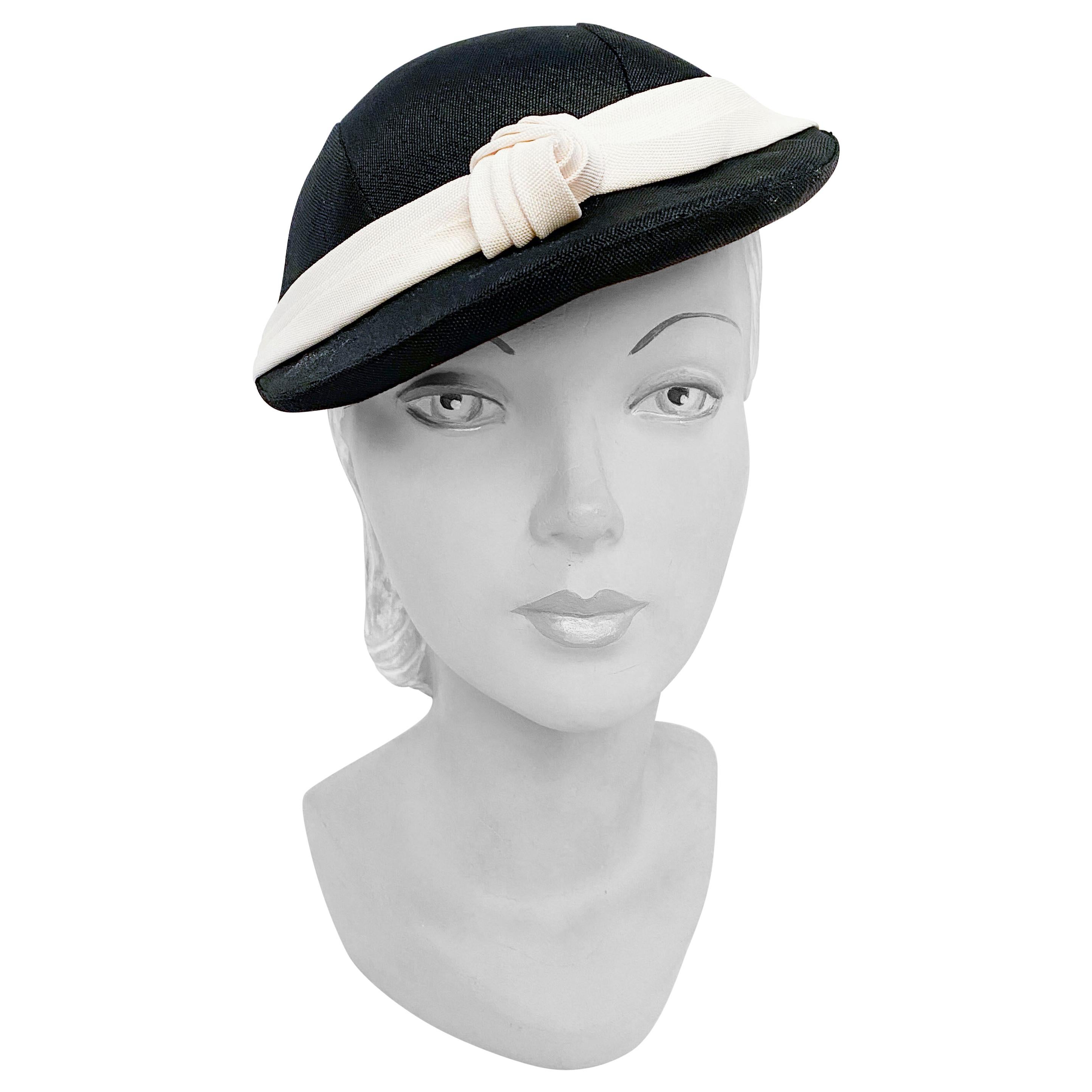 Chapeau de jour noir et blanc des années 1930 en vente
