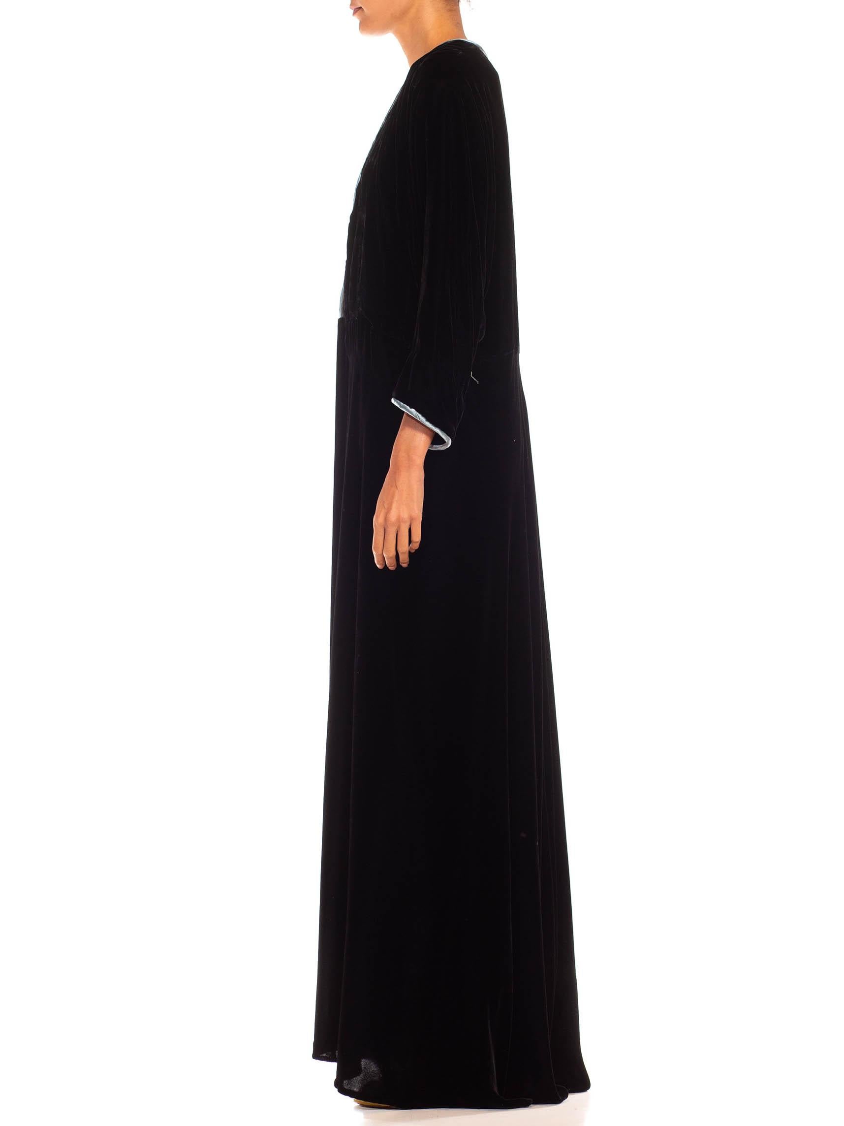 1930S Black & Aqua Trim Silk/Rayon Velvet Robe In Excellent Condition For Sale In New York, NY