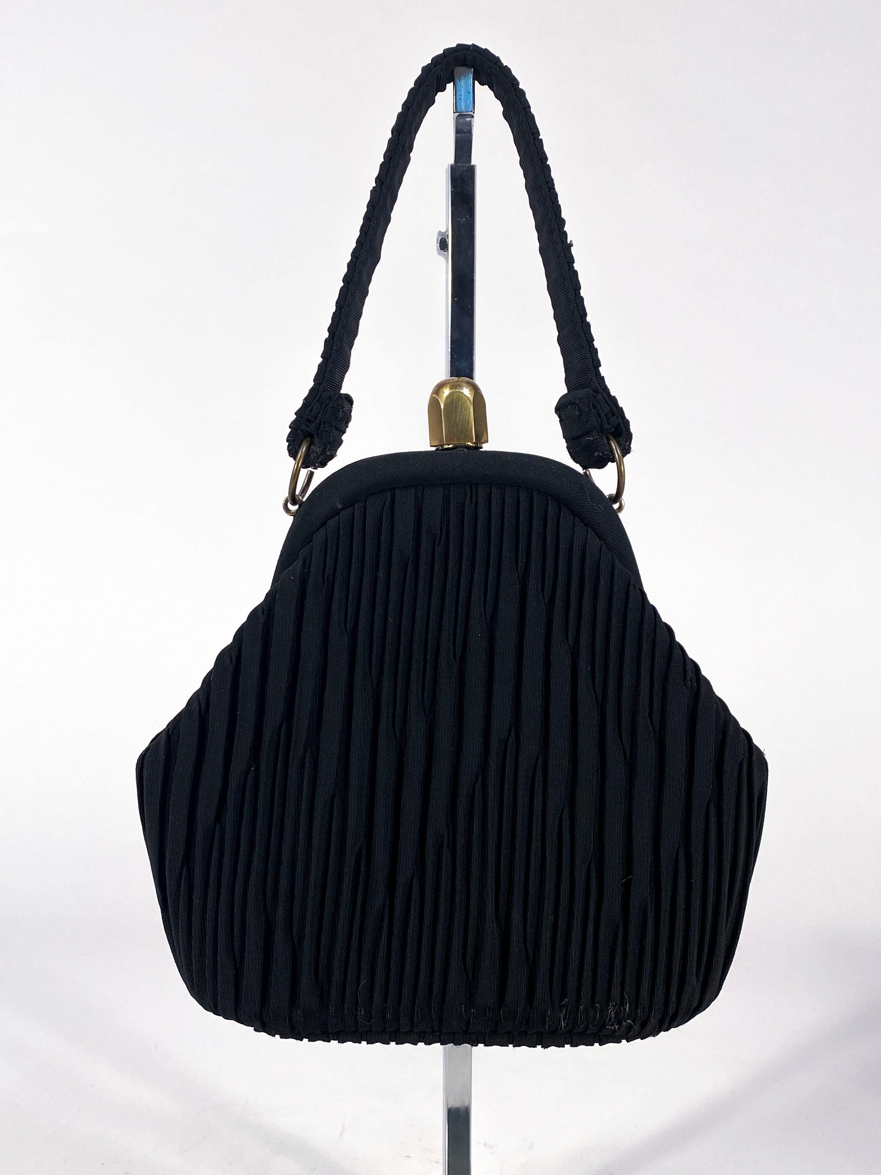 Noir Sac à main Art Deco noir des années 1930 avec plis décoratifs en vente