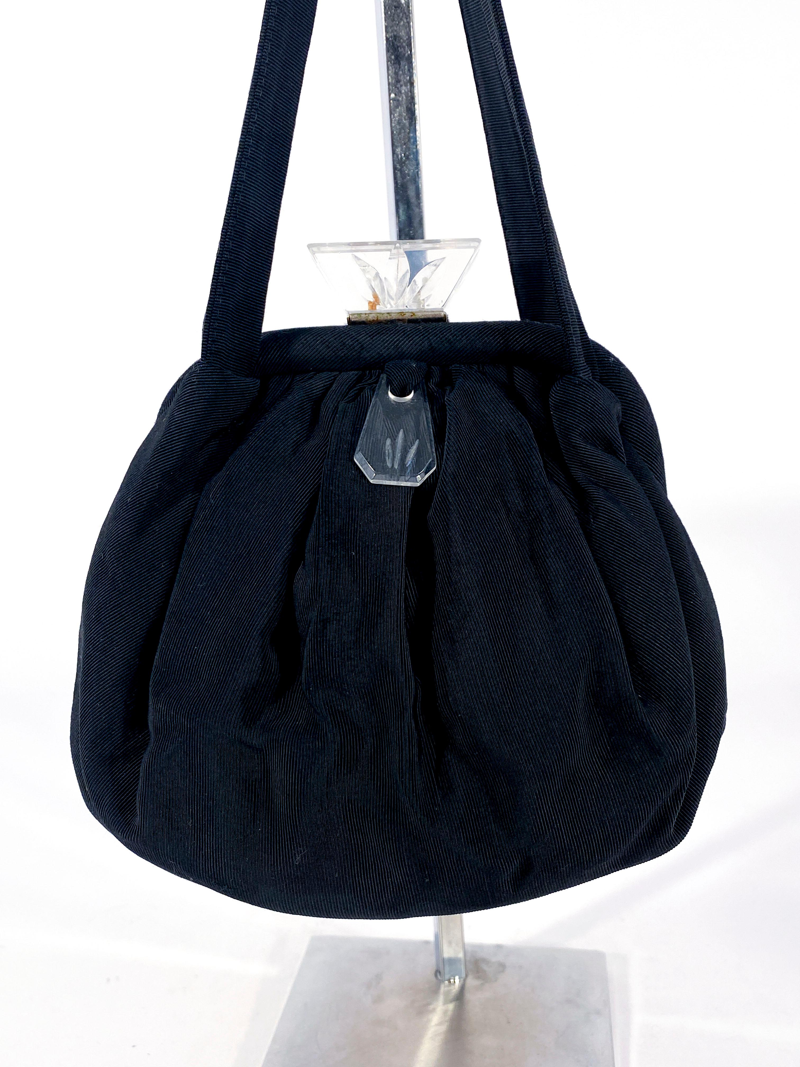 Schwarze Art-Déco-Twill-Abendhandtasche aus den 1930er Jahren mit Lucite-Verschlüssen im Zustand „Gut“ im Angebot in San Francisco, CA