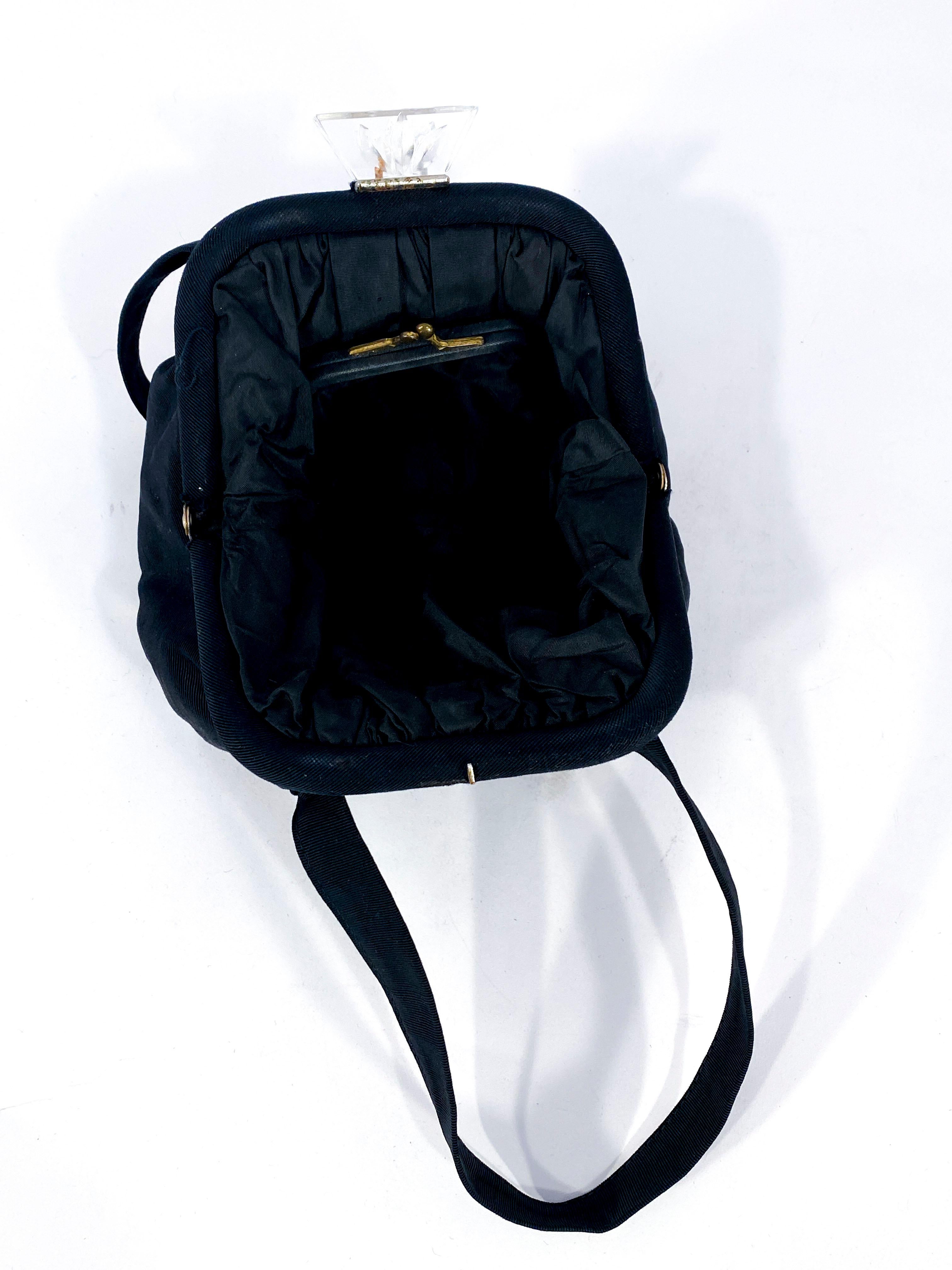 Schwarze Art-Déco-Twill-Abendhandtasche aus den 1930er Jahren mit Lucite-Verschlüssen im Angebot 1