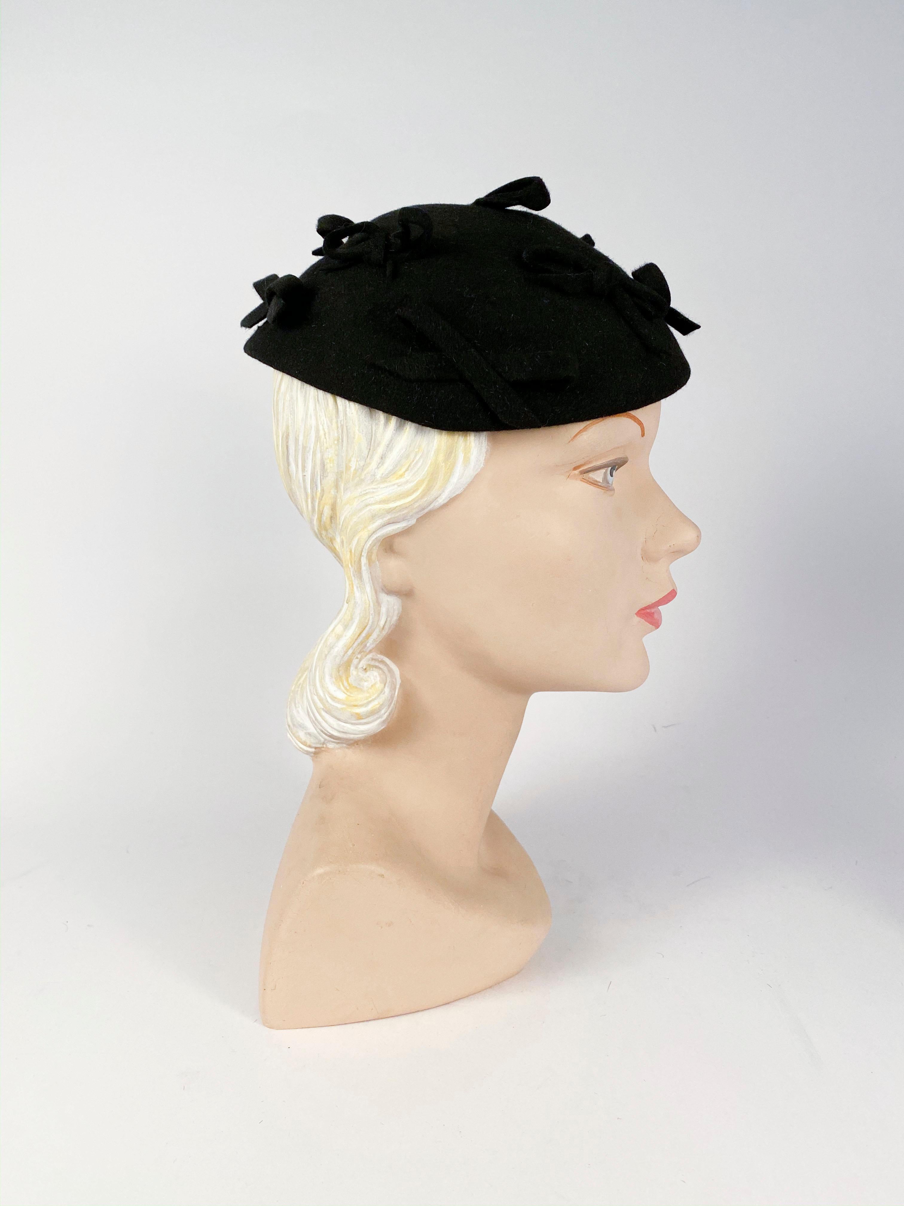 1930s Black Fur Felt Evening Hat with Bows In Good Condition In San Francisco, CA