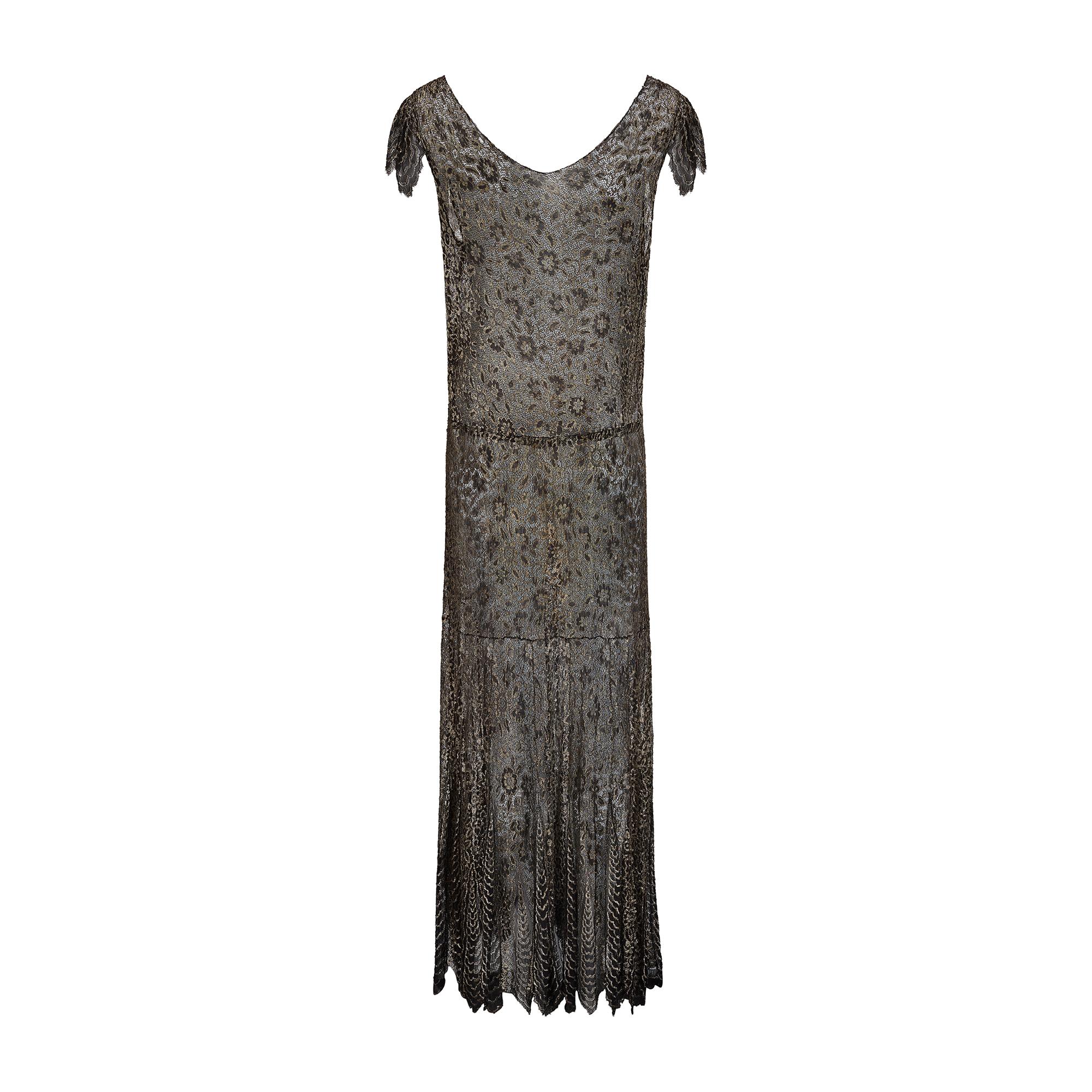 Vestido francés de encaje floral negro y dorado de los años 30 en venta 3