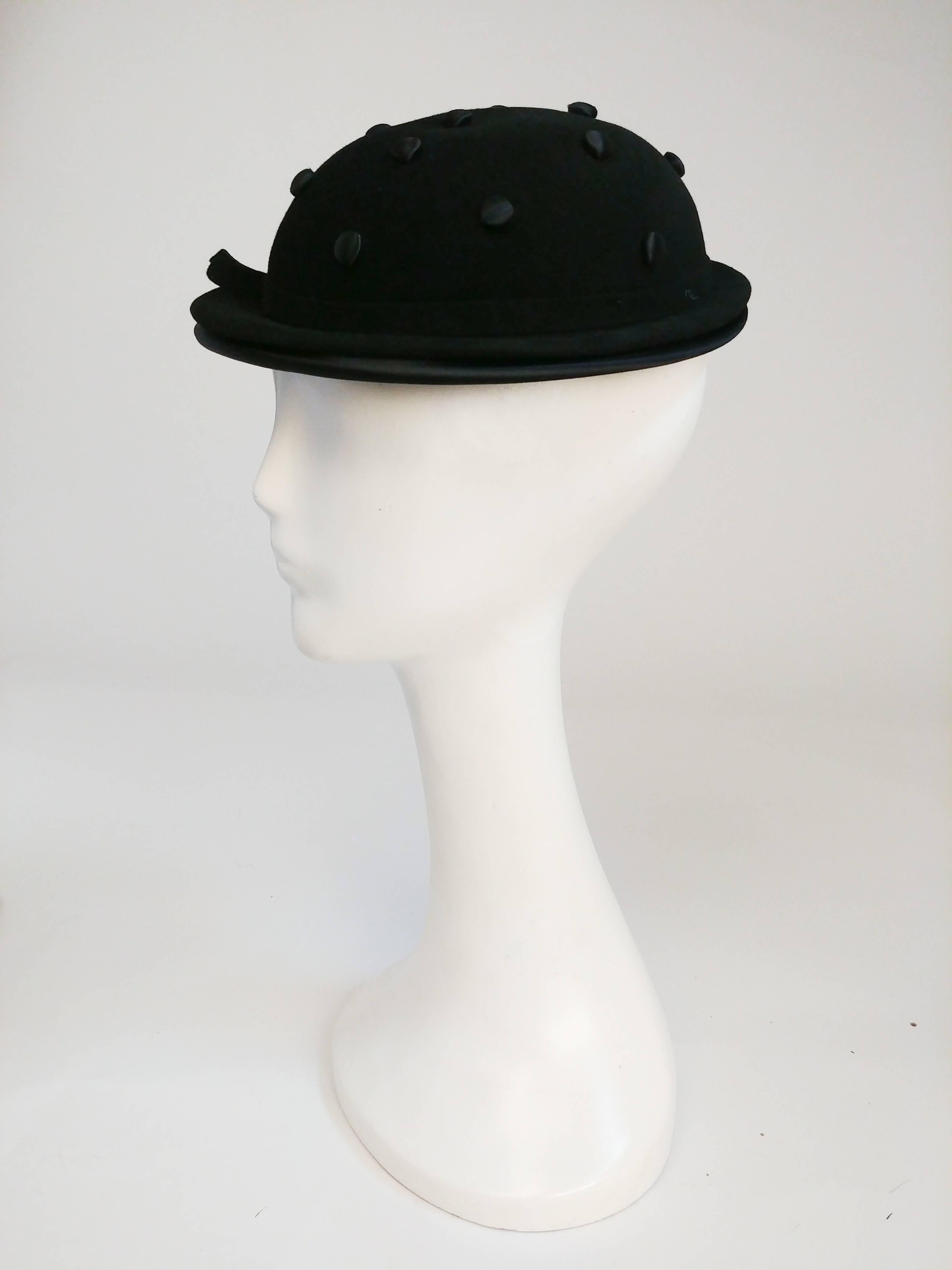 Black Hat with Covered Buttons, 1930s  In Good Condition For Sale In San Francisco, CA