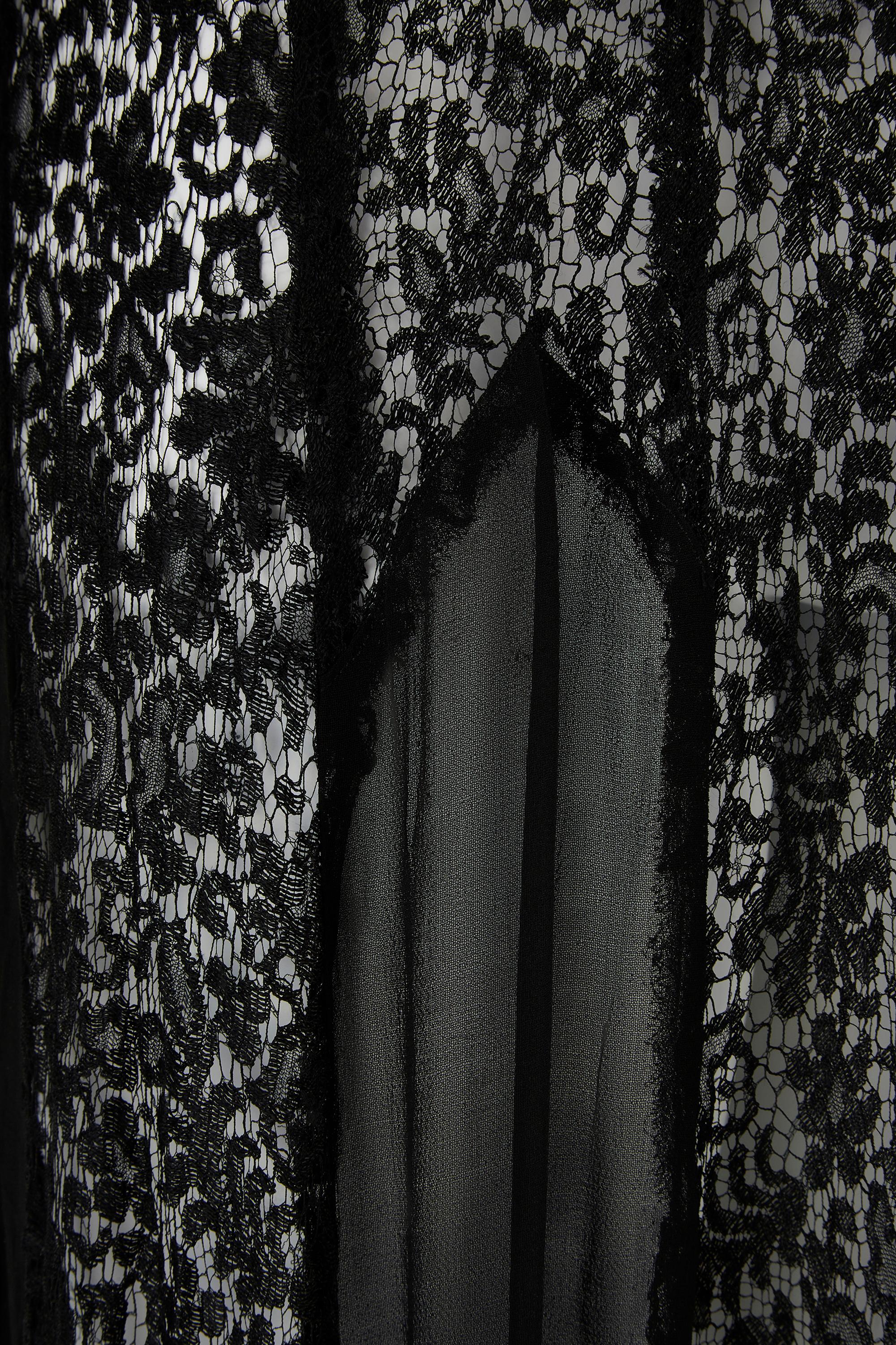 1930er Jahre Schwarzes Kleid mit Spitze und Chiffoneinsatz Damen im Angebot