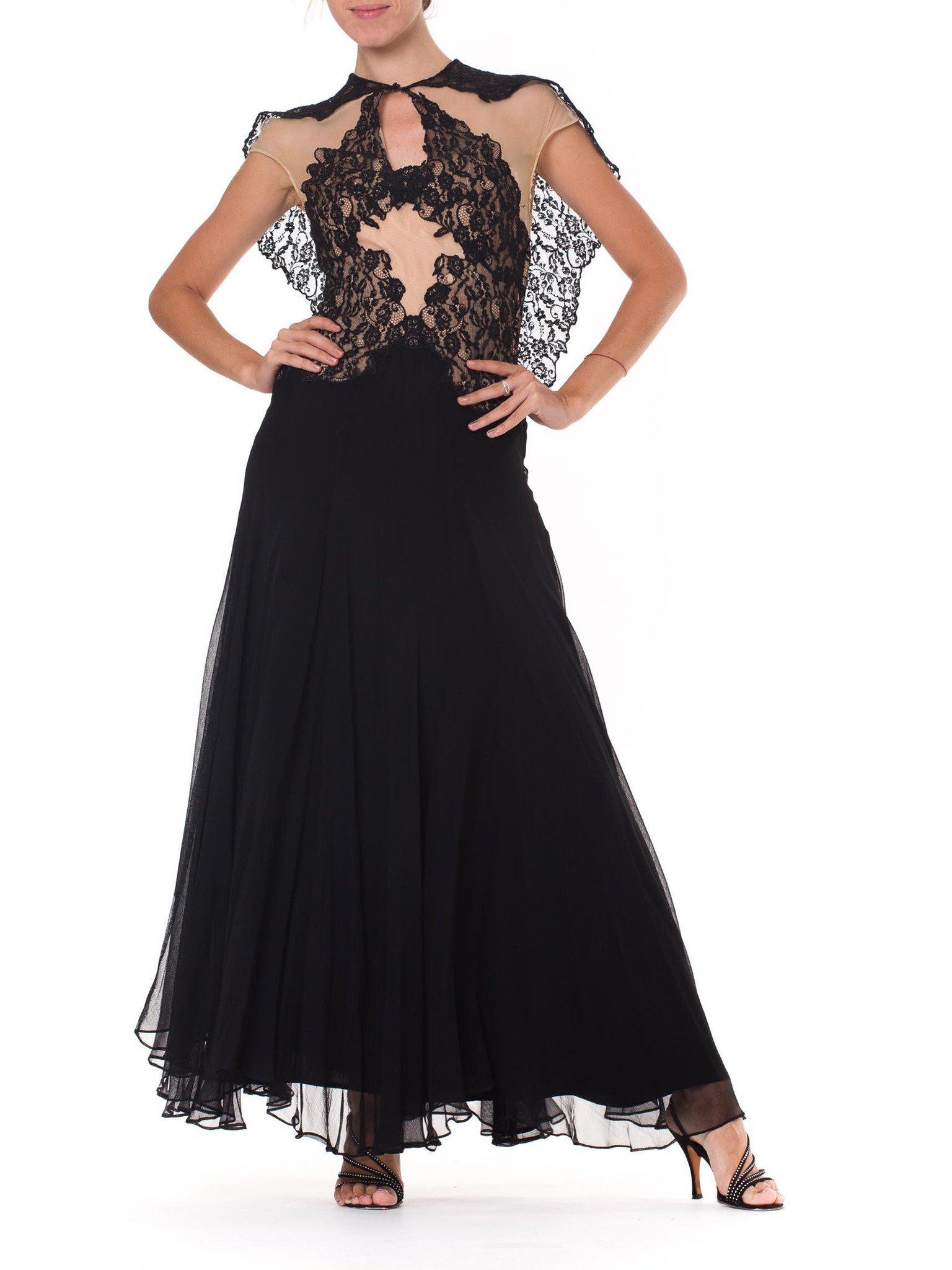 1930S Black & Nude Silk Chiffon Lace Gown With Attached Cape In Excellent Condition In New York, NY