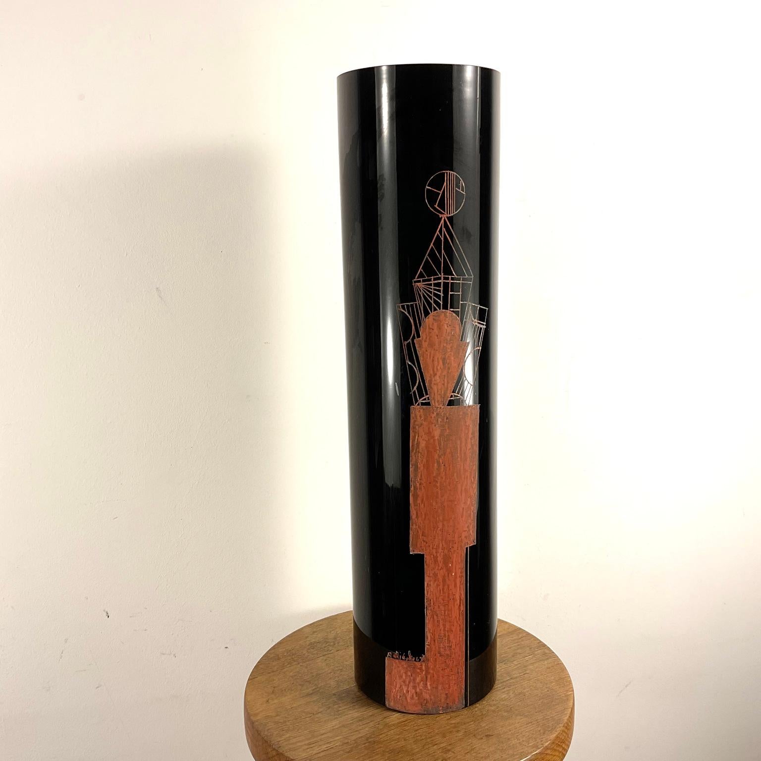 1930s Vase Engraved By Anatole Riecke in Black Opaline with a Red Cubist Figure In Good Condition For Sale In London, GB