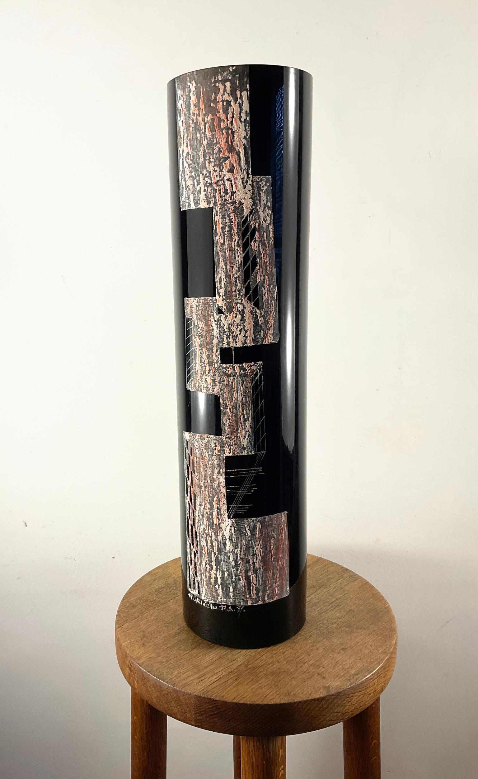 1930s Vase Engraved by Anatole Riecke with Cubist Designed For Sale 7