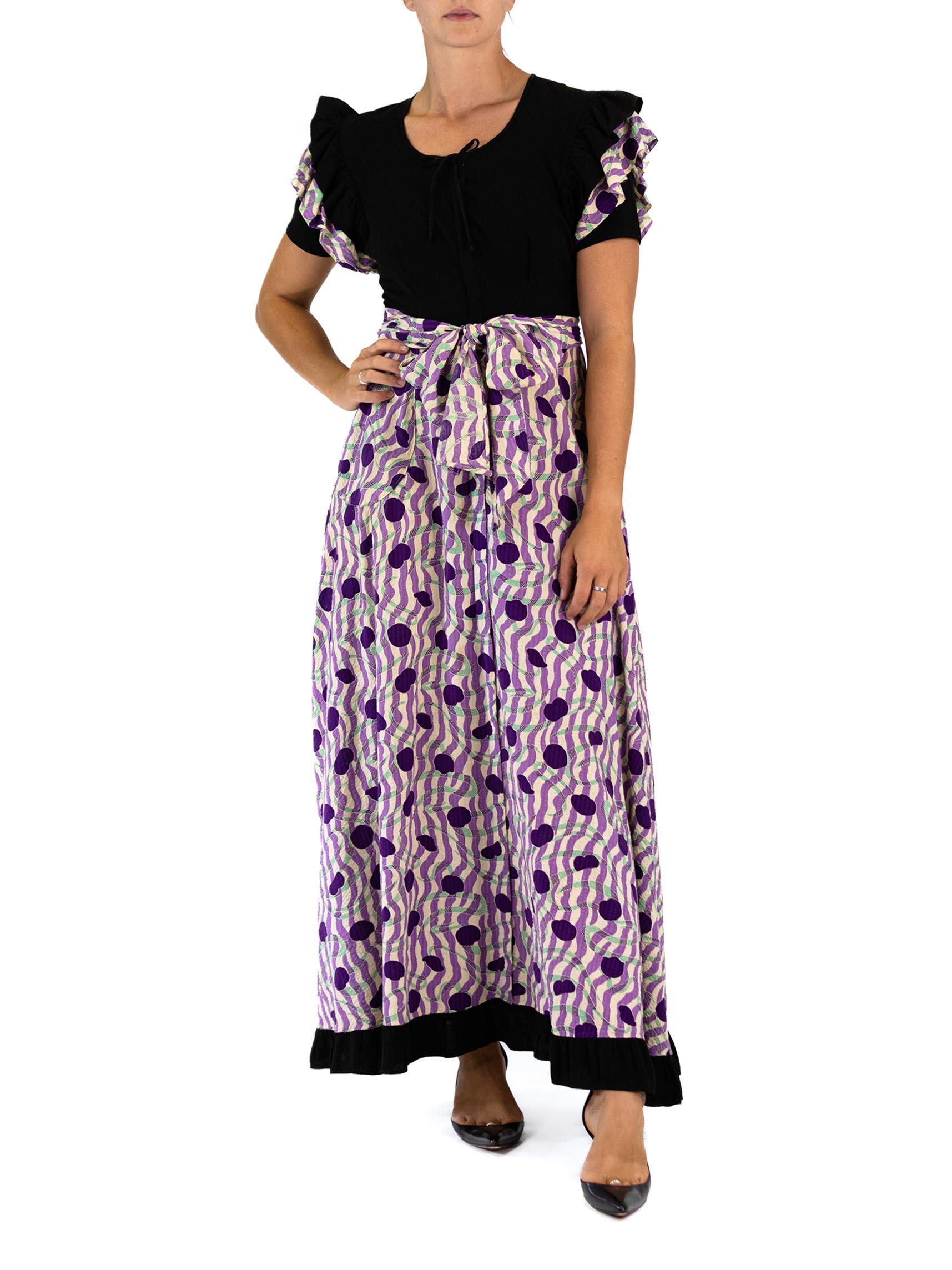 1930S Black & Purple Cotton Ruffle Sleeved “Breakfast Formals” House Dress In Excellent Condition For Sale In New York, NY