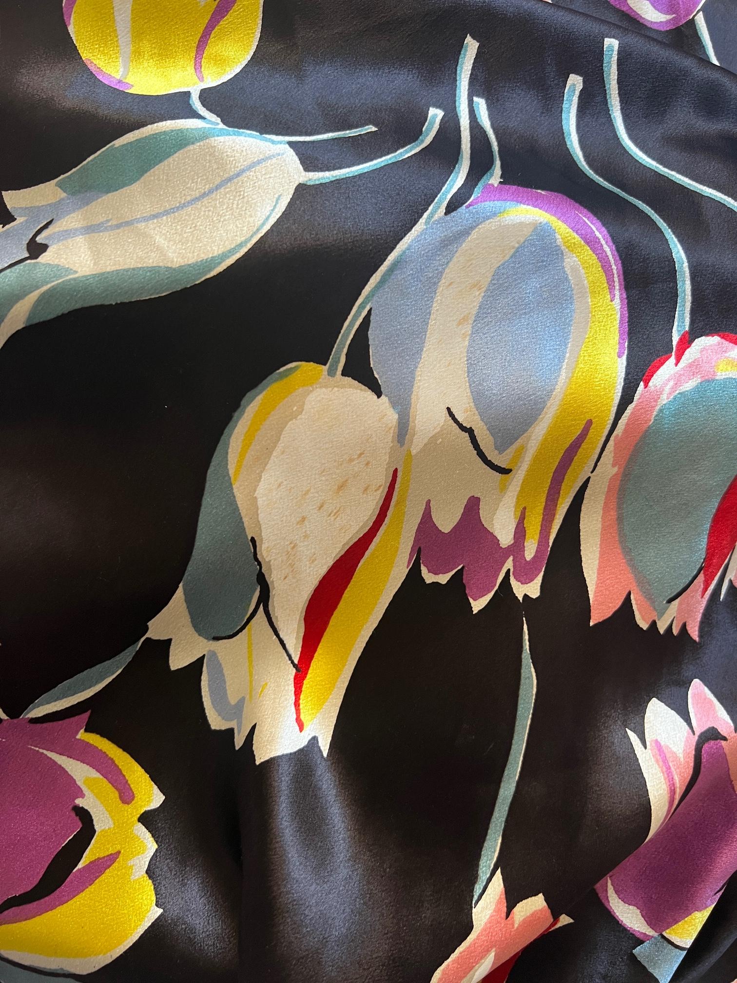 1930s Black Satin Tulip Print Dress For Sale 2