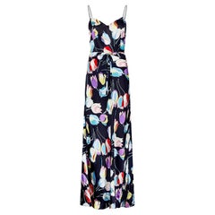 Vestido de satén negro con estampado de tulipanes de los años 30