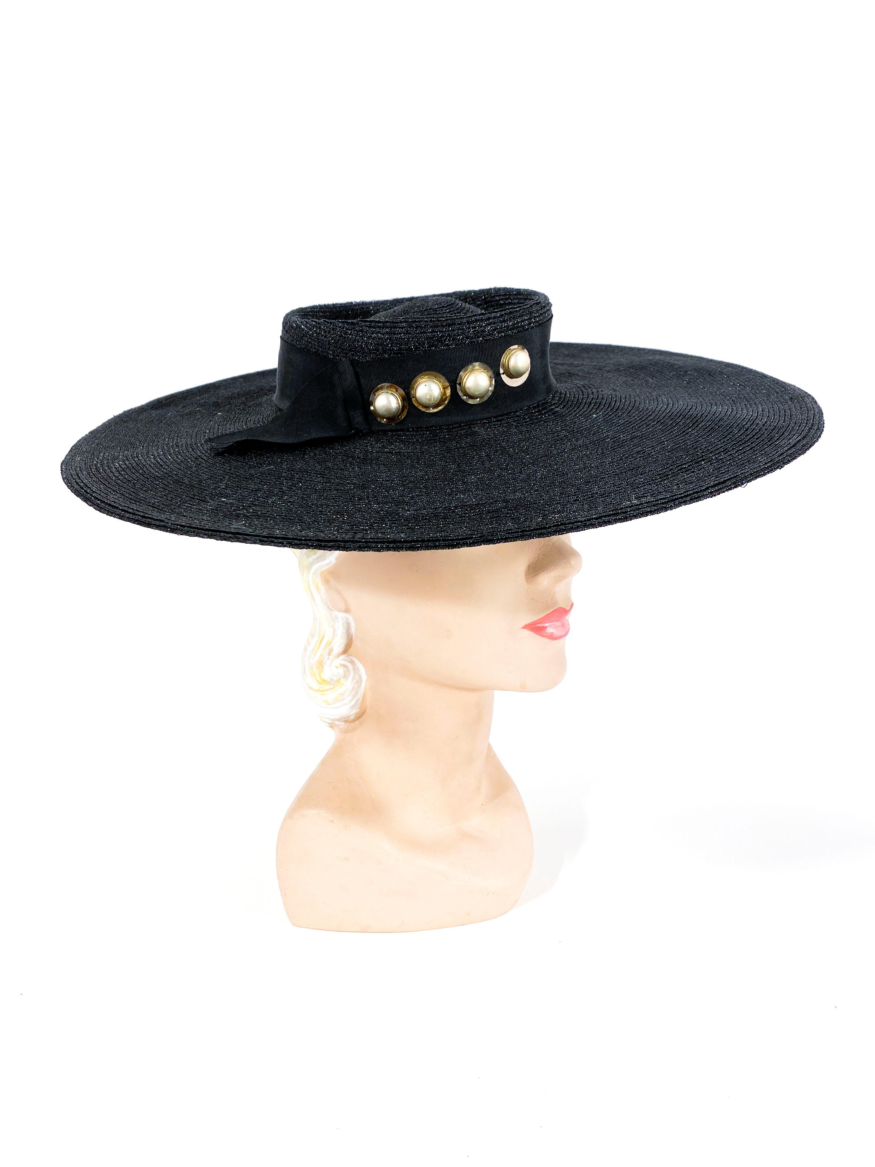 Noir Chapeau soucoupe noir des années 1930 avec bandeau décoré en vente