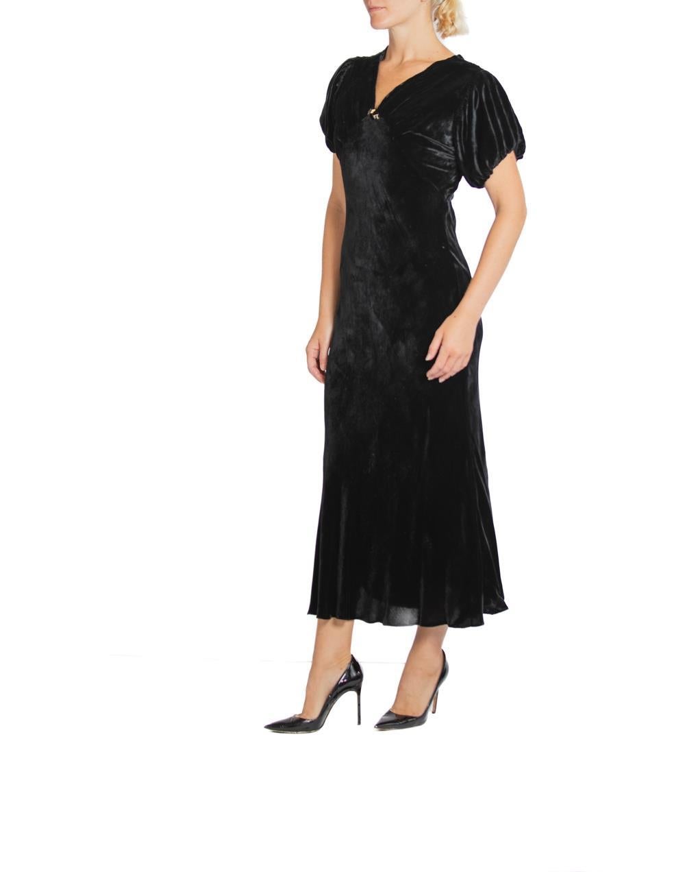 1930S Black Silk Velvet Gown With Art Deco Detail In Excellent Condition For Sale In New York, NY