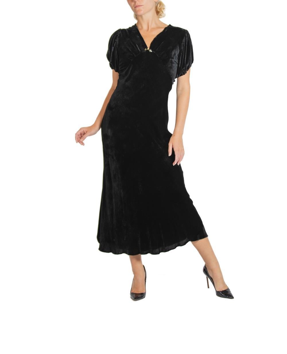 Schwarzes Seidensamtkleid aus den 1930er Jahren mit Art-déco-Details im Angebot 3
