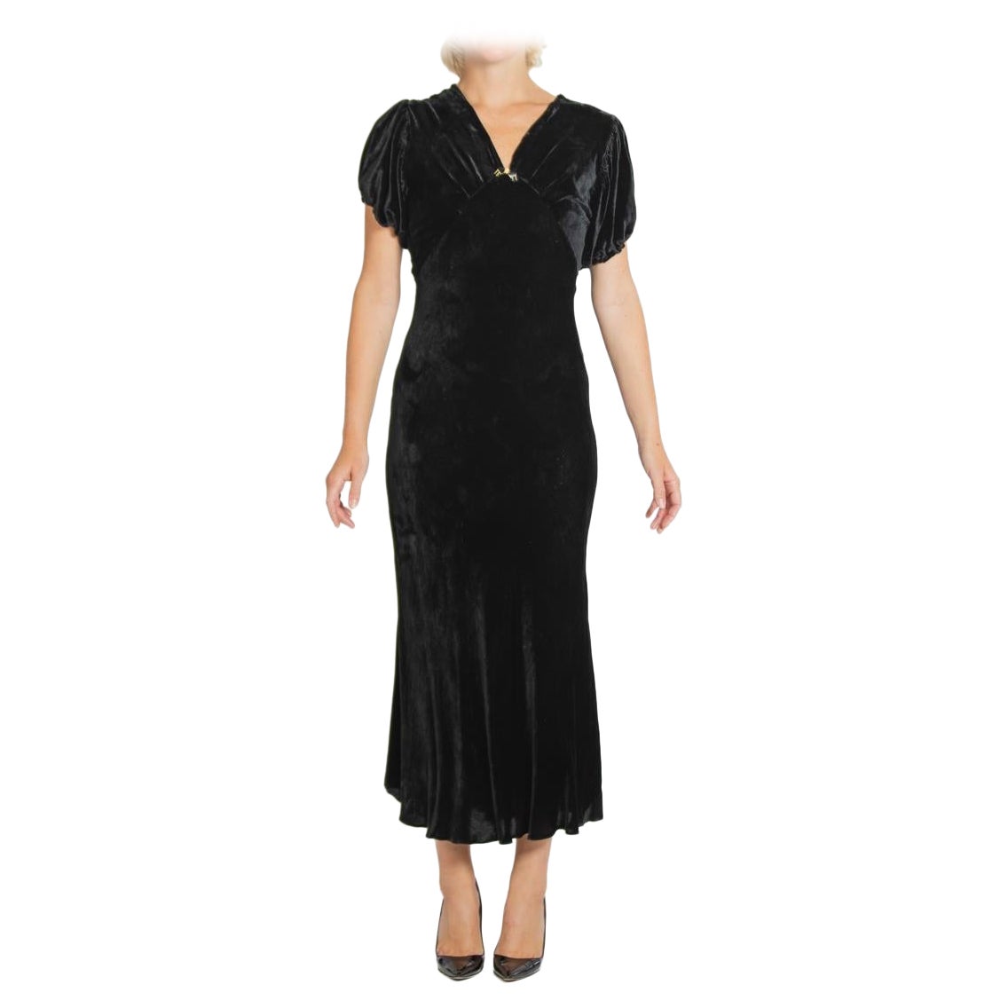 Robe en velours de soie noir des années 1930 avec détails Art Déco