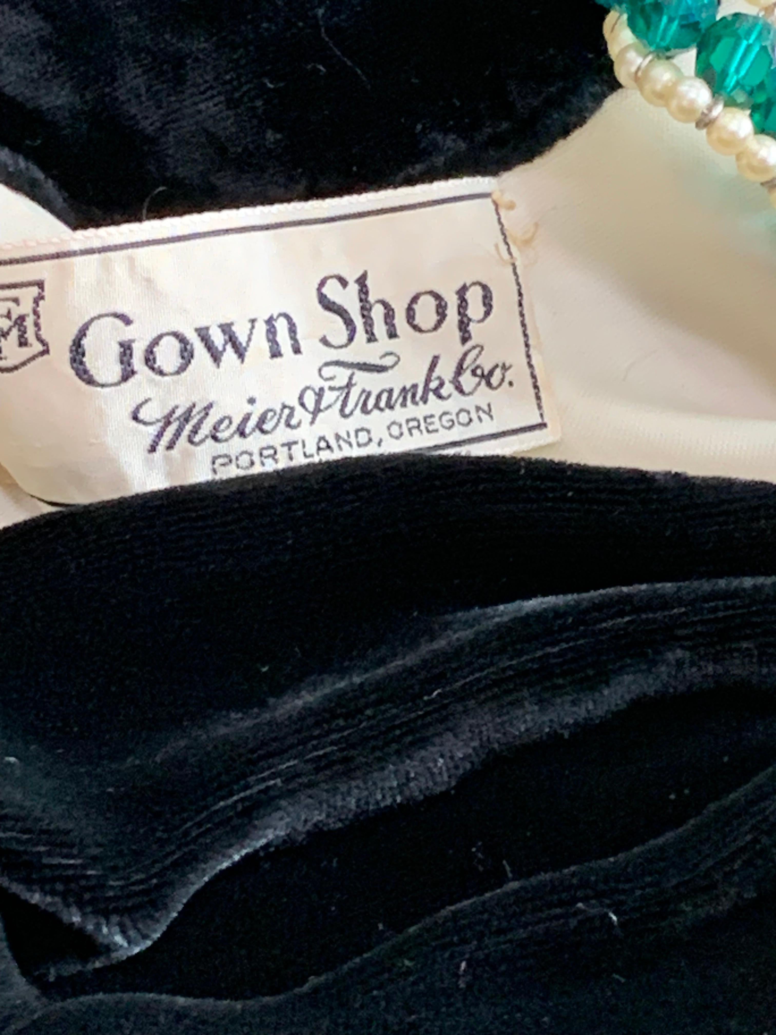 1930s Black Silk Velvet Wrap Jacket w Lantern Sleeves Trimmed in Mink w Brooch  For Sale 12