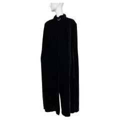 1930s Black Velvet Evening Cape with a Ruffle Collar & Large Button Closure