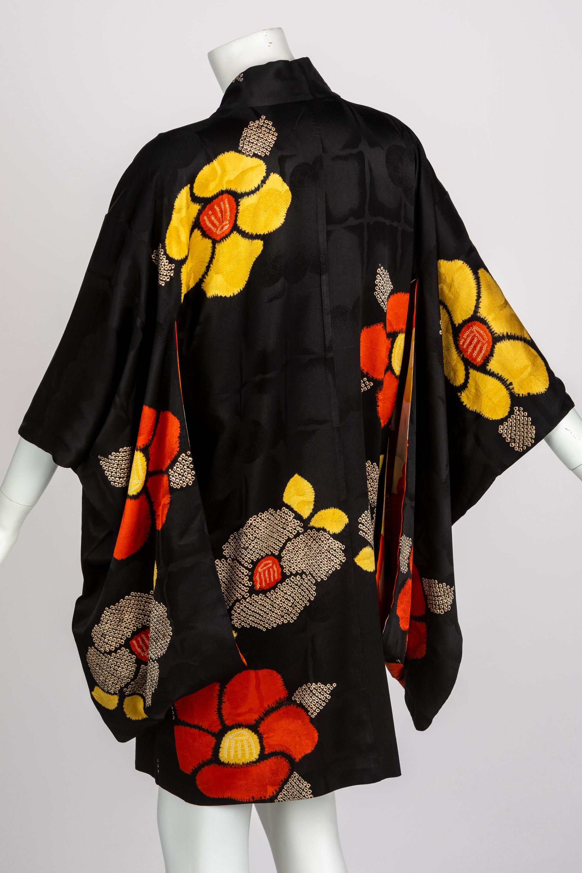 1930s Black Vibrant Shibori Flower Silk Kimono Jacket  For Sale 8