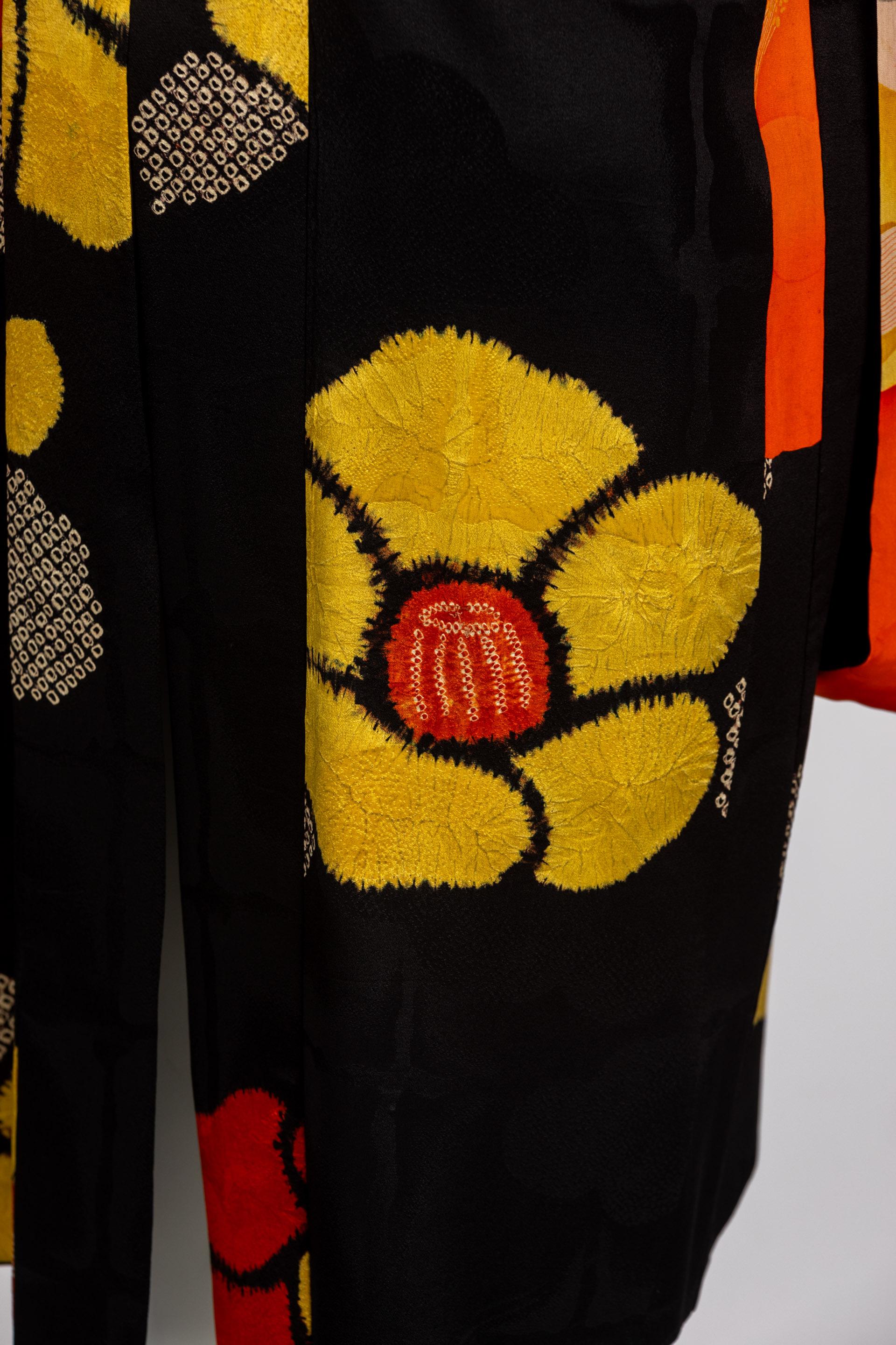 1930s Black Vibrant Shibori Flower Silk Kimono Jacket  In Excellent Condition In Boca Raton, FL