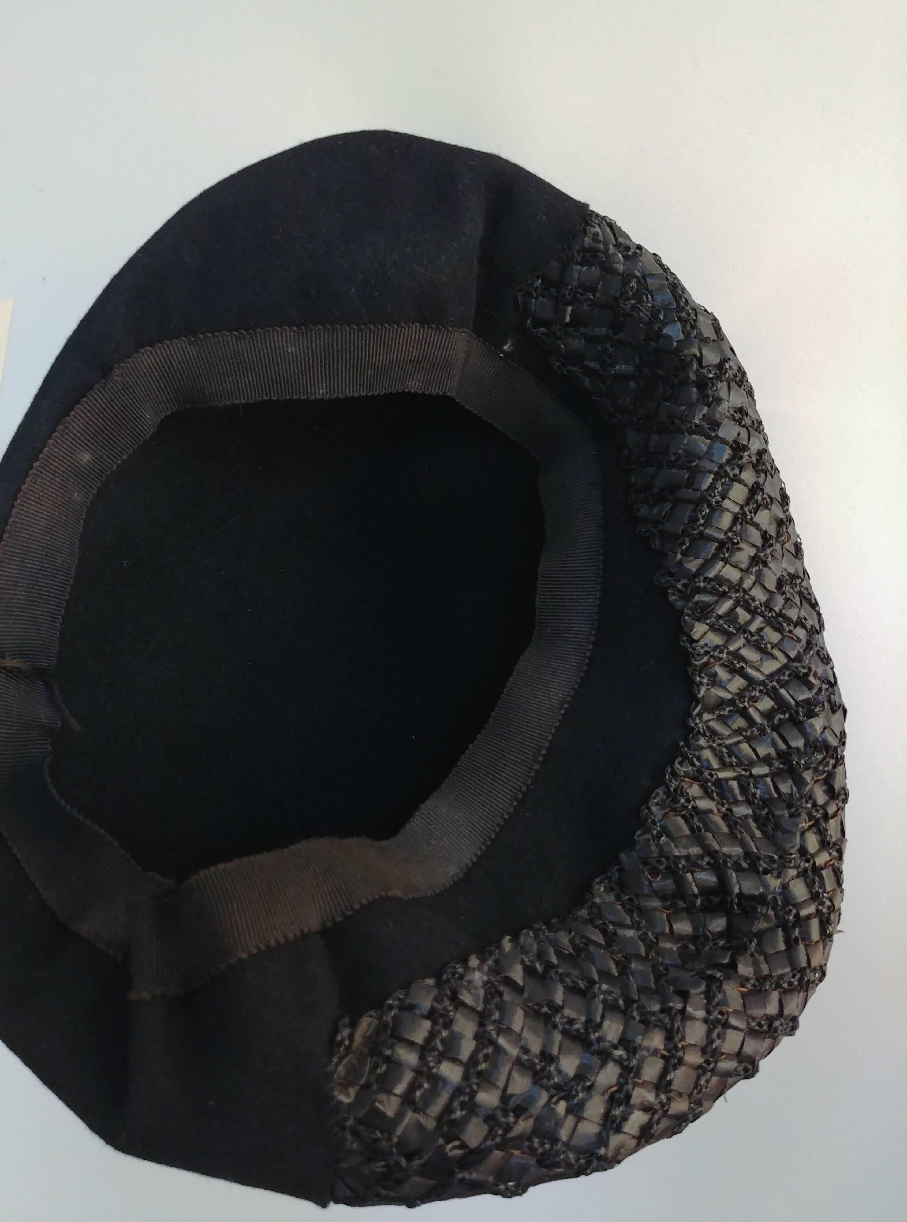 Black Wool Hat with Raffia Brim, 1930s  For Sale 2