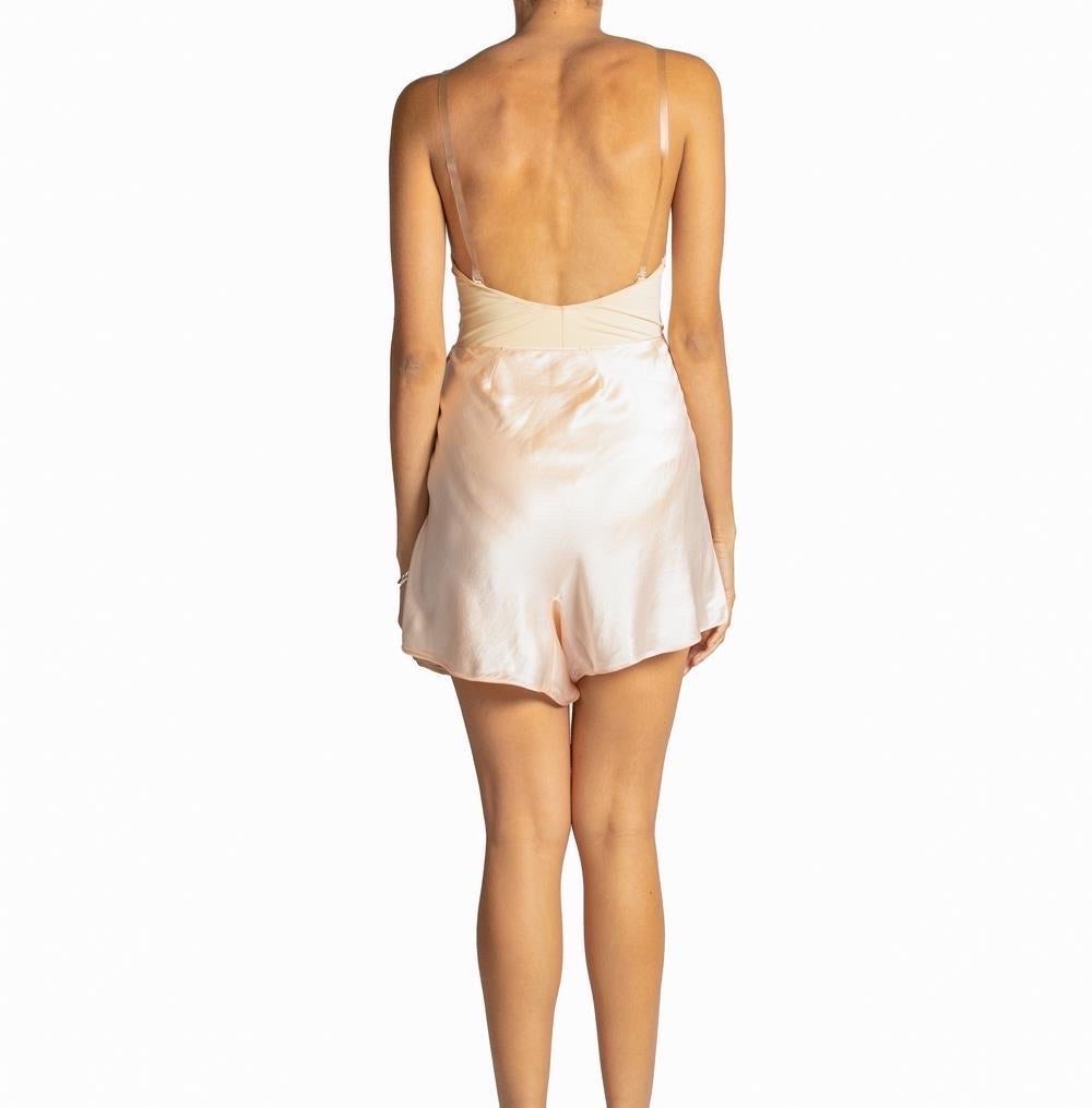 Culotte courte en soie charmeuse brodée à la main et coupée en biais, rose blush, 1930S en vente 1