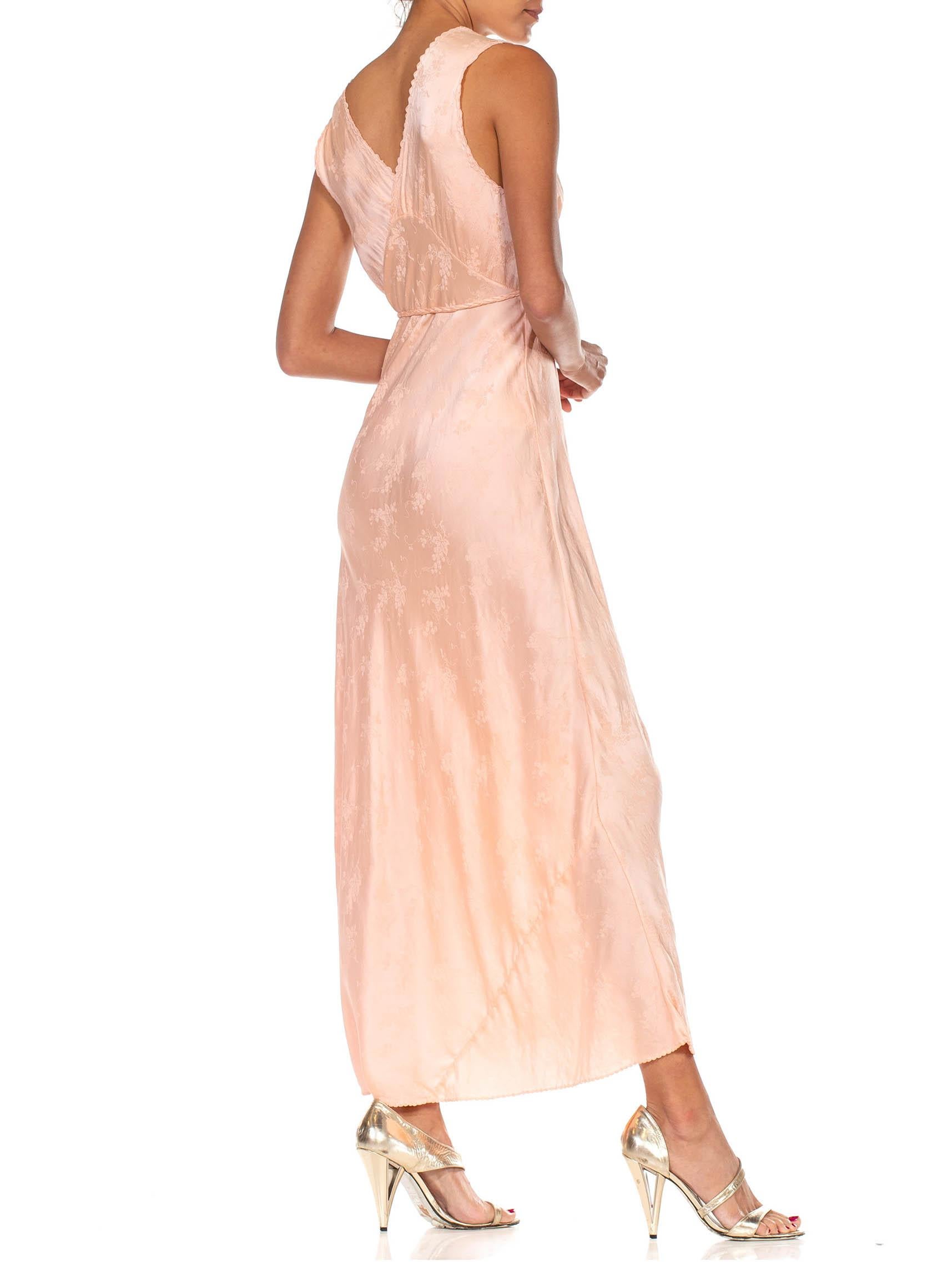 1930S Blush Pink Bias Cut Silk Jacquard Couture Hand_Embroidered Negligee Slip  In Excellent Condition In New York, NY