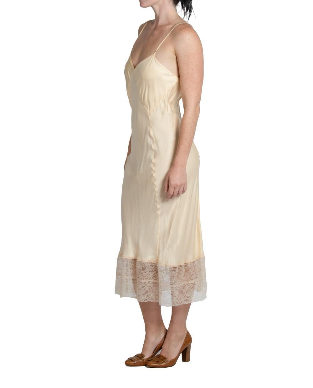 1930S Blush Silk Bias Cut 4 Panel Slip In Excellent Condition For Sale In New York, NY