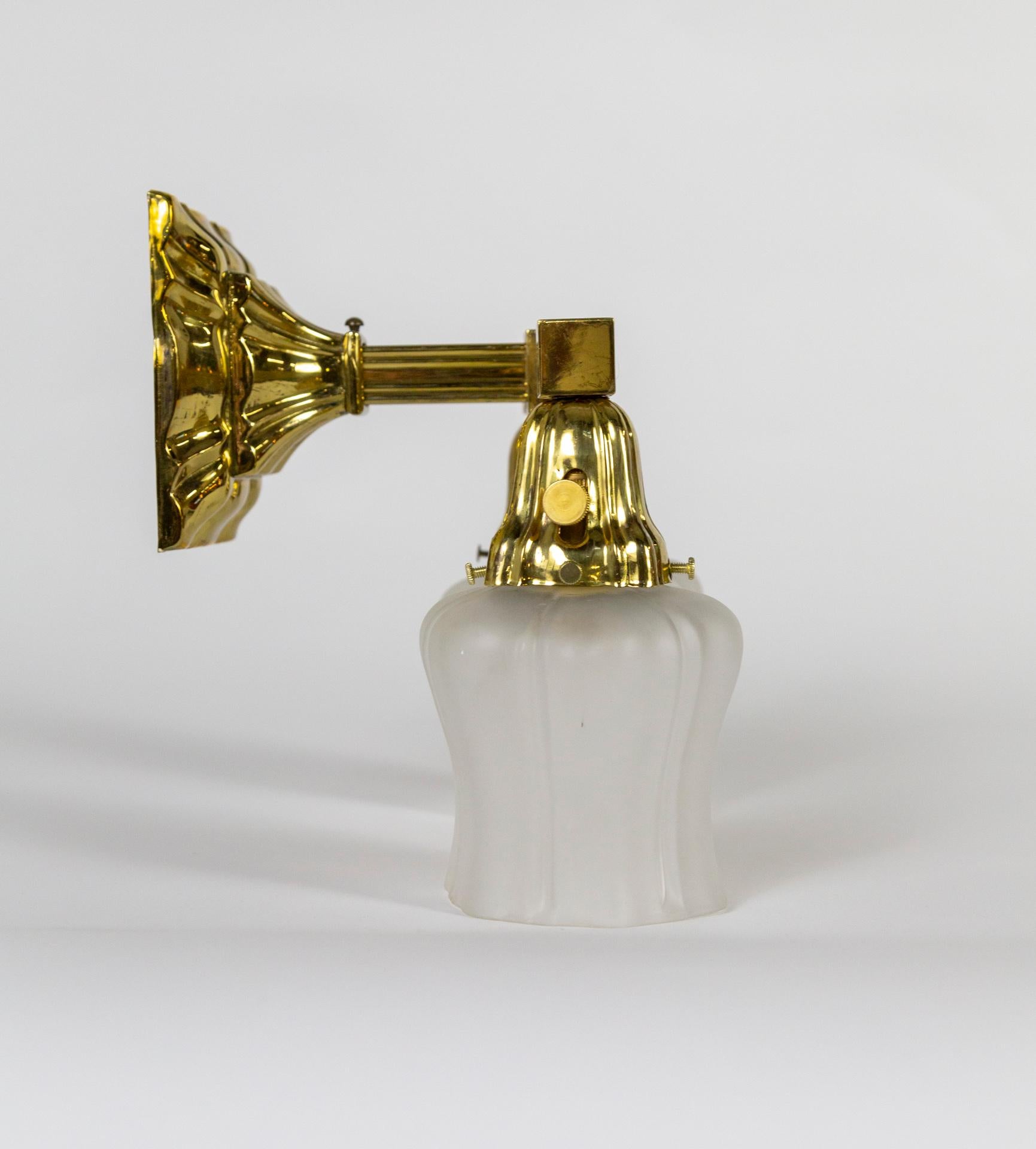 Mid-20th Century 1930s Brass 2-Arm Sheffield Sconce W/ Frosted Glass Shades For Sale