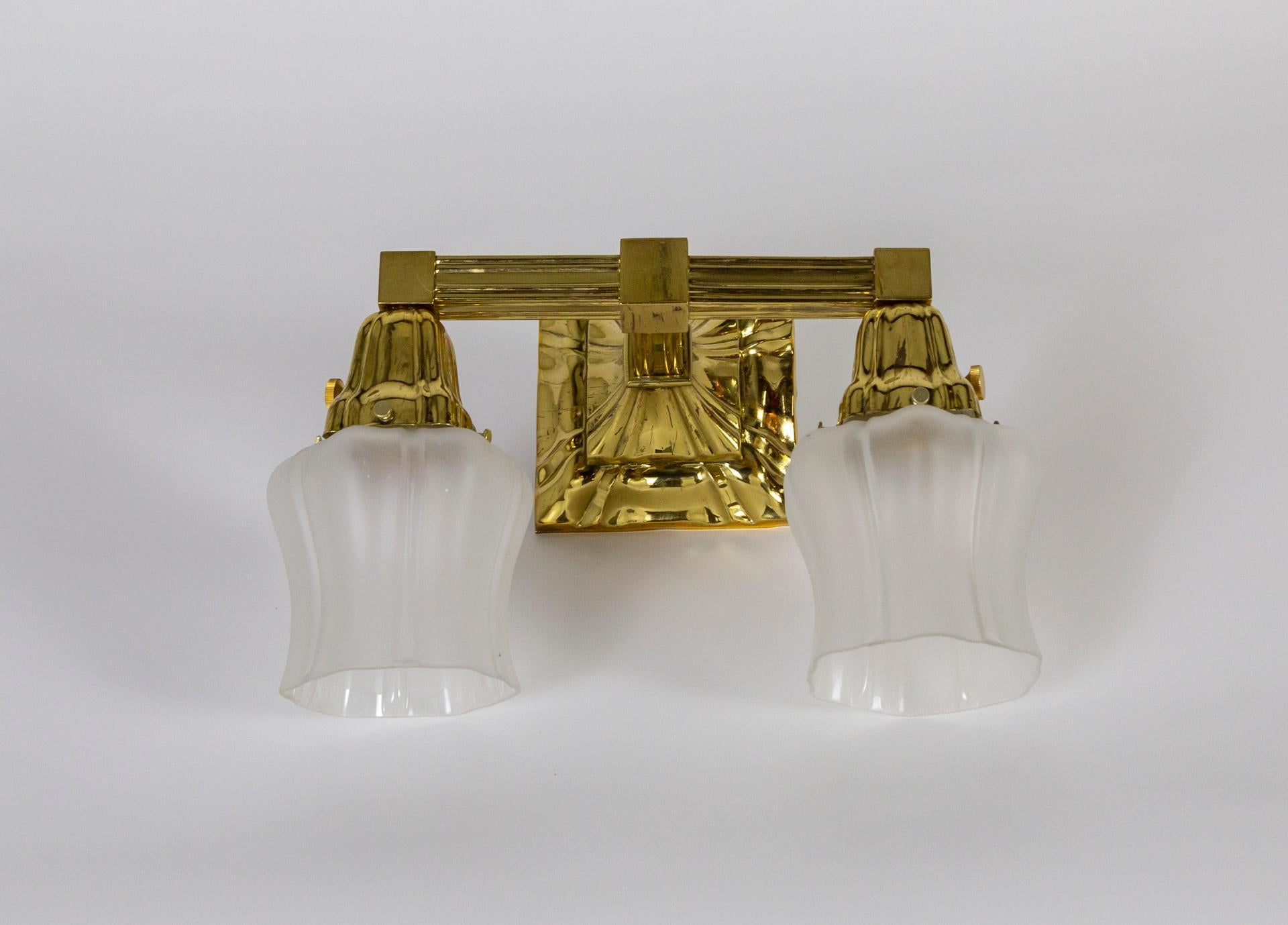 1930s Brass 2-Arm Sheffield Sconce W/ Frosted Glass Shades For Sale 3