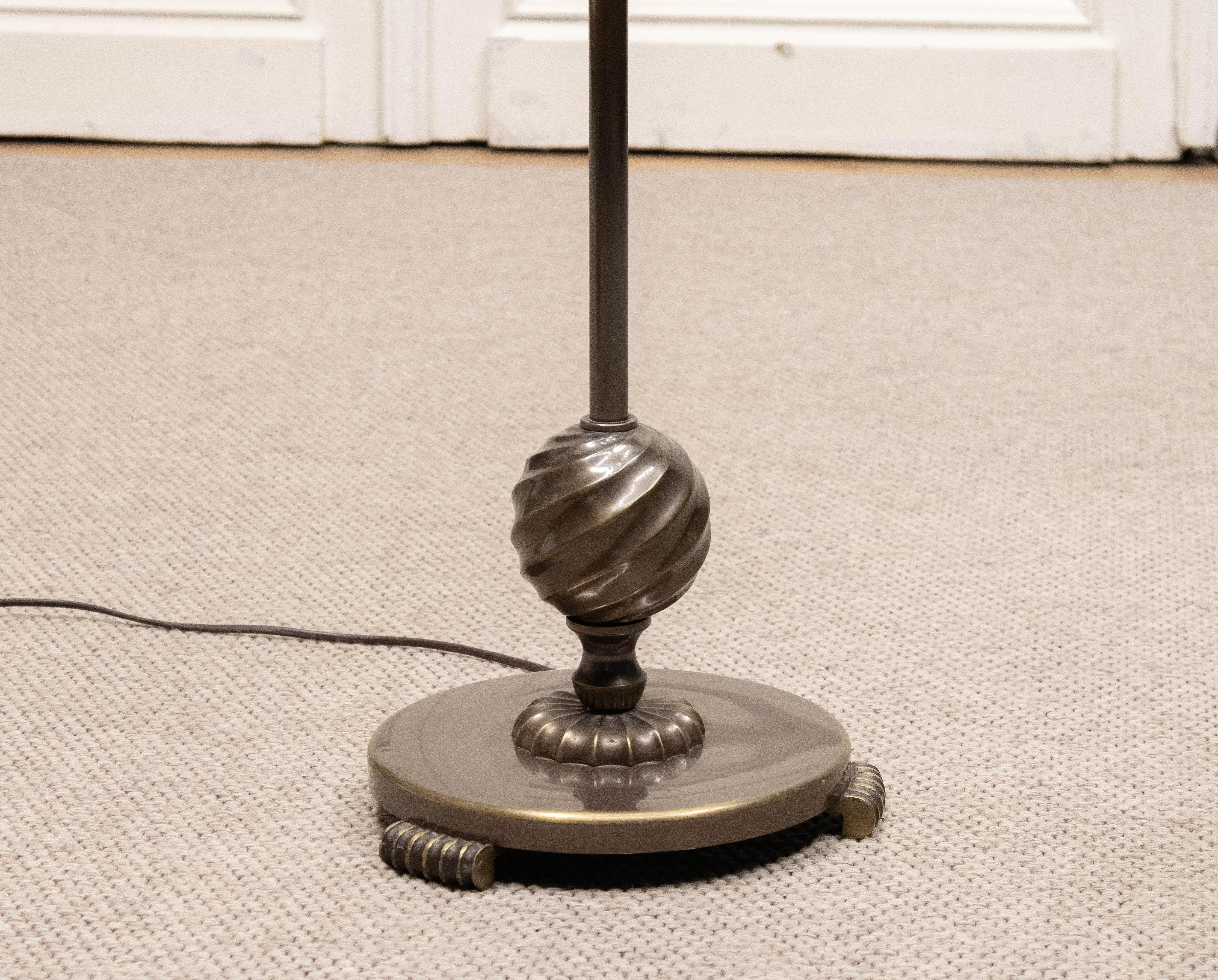 Années 1930, Lampadaire en laiton modèle 103 par Böhlmarks Lampfabrik, Suède Bon état - En vente à Silvolde, Gelderland