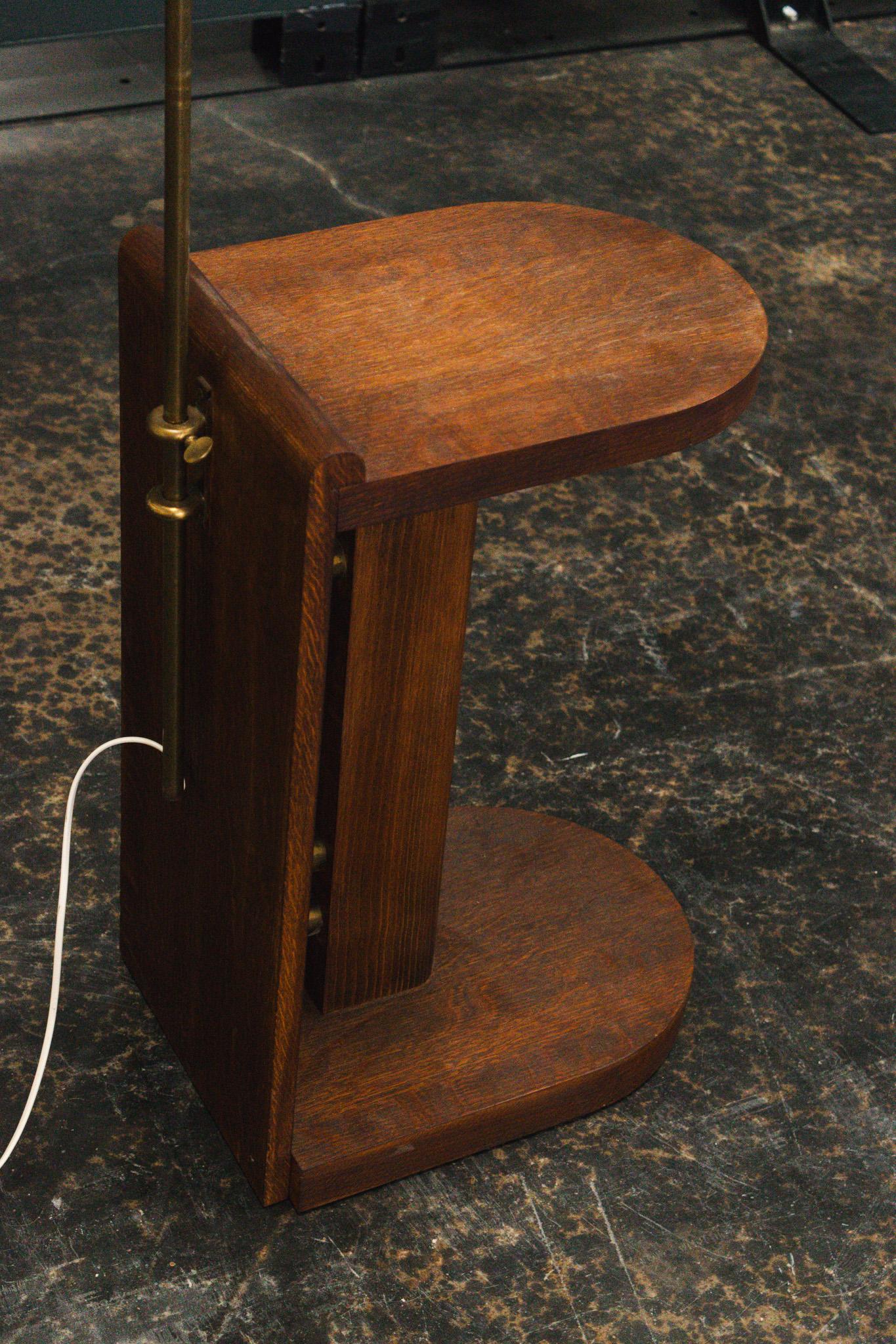 1930's Brass floor lamp with smoking table In condizioni buone in vendita a Houston, TX