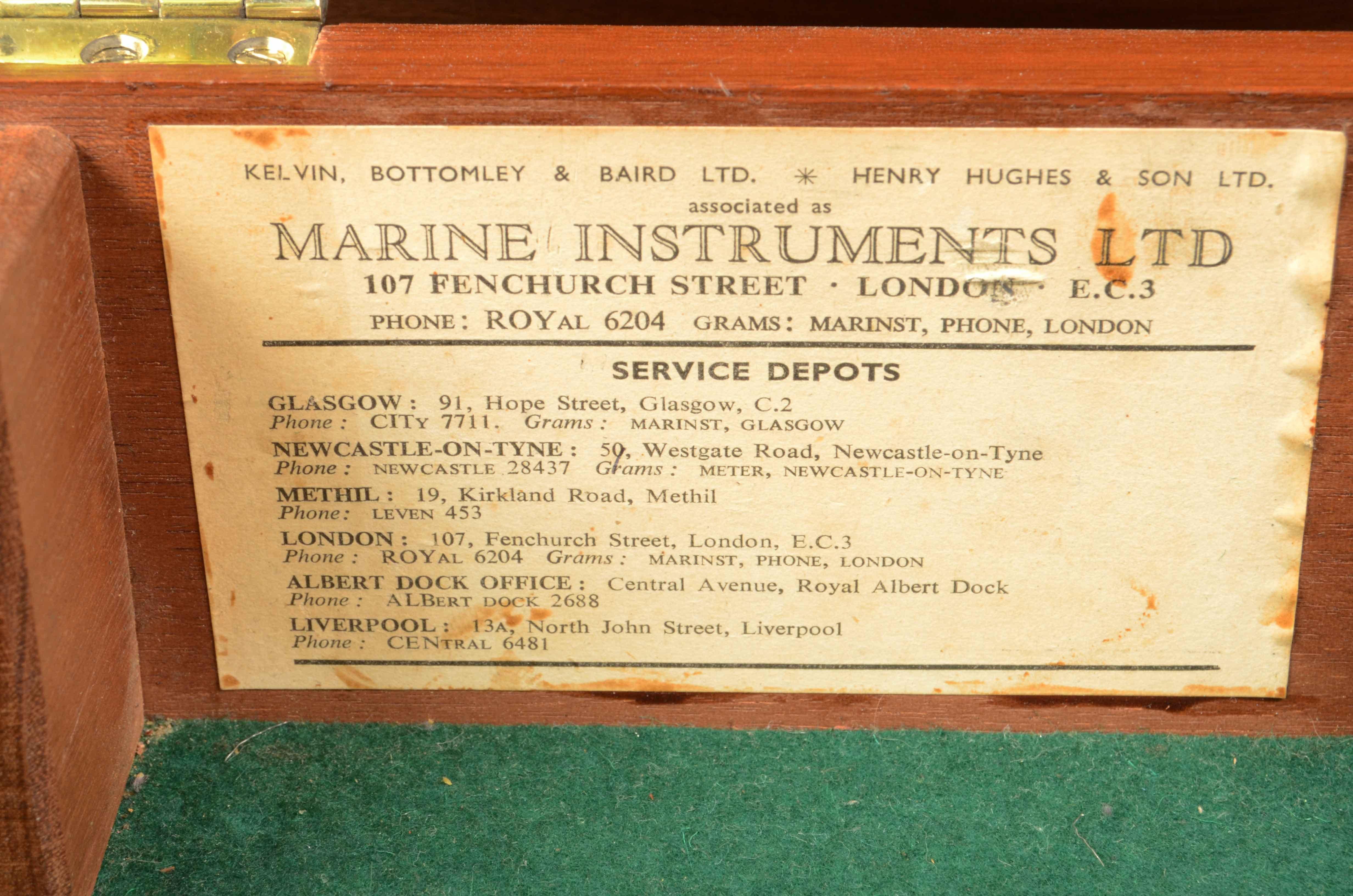 Instrument de navigation maritime ancien sextant en laiton des années 1930 de H. Hughes & Son 15