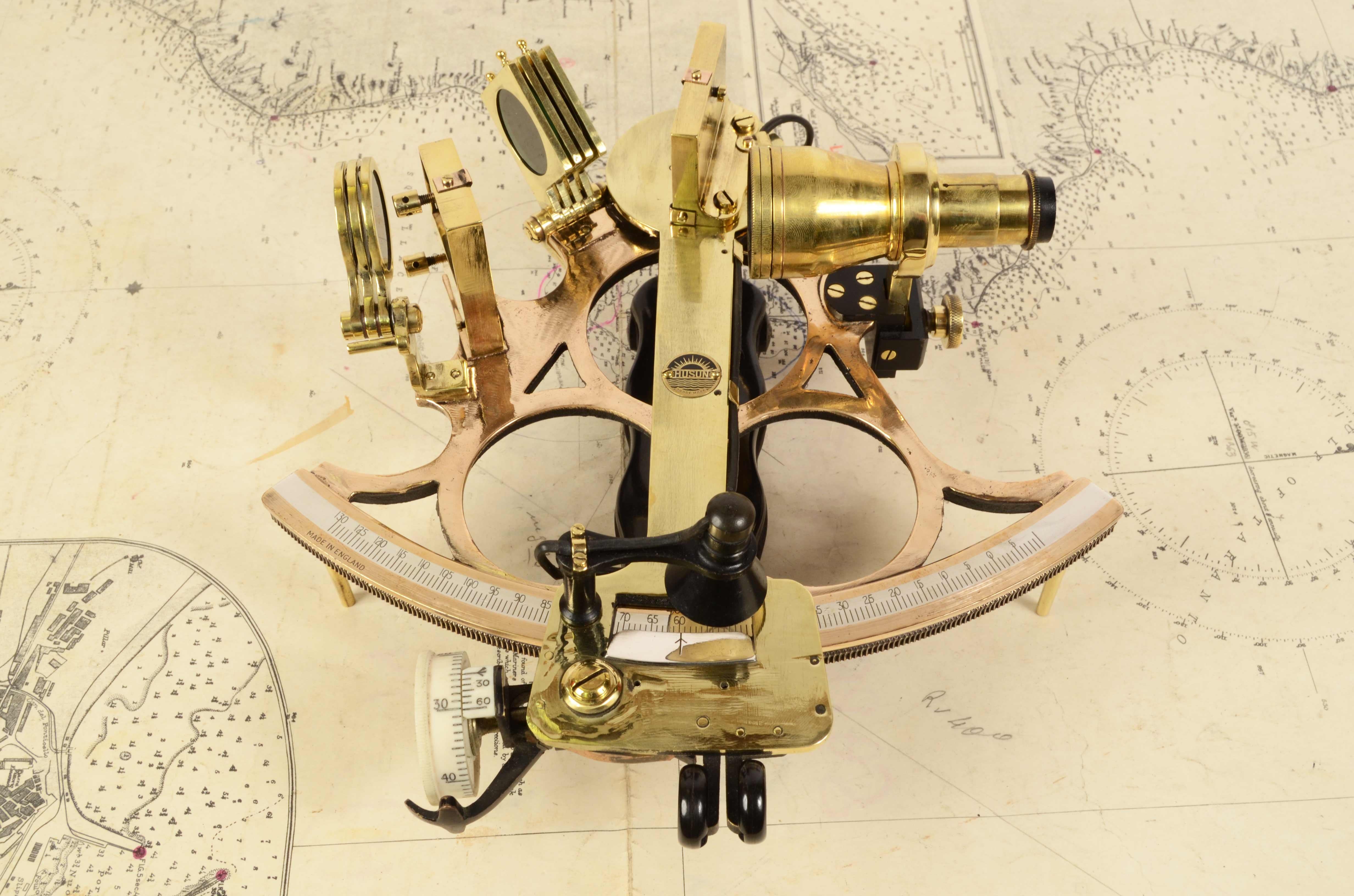 1930er Jahre Messing Sextant H. Hughes & Son Antikes Navigationsinstrument aus den 1930er Jahren 3
