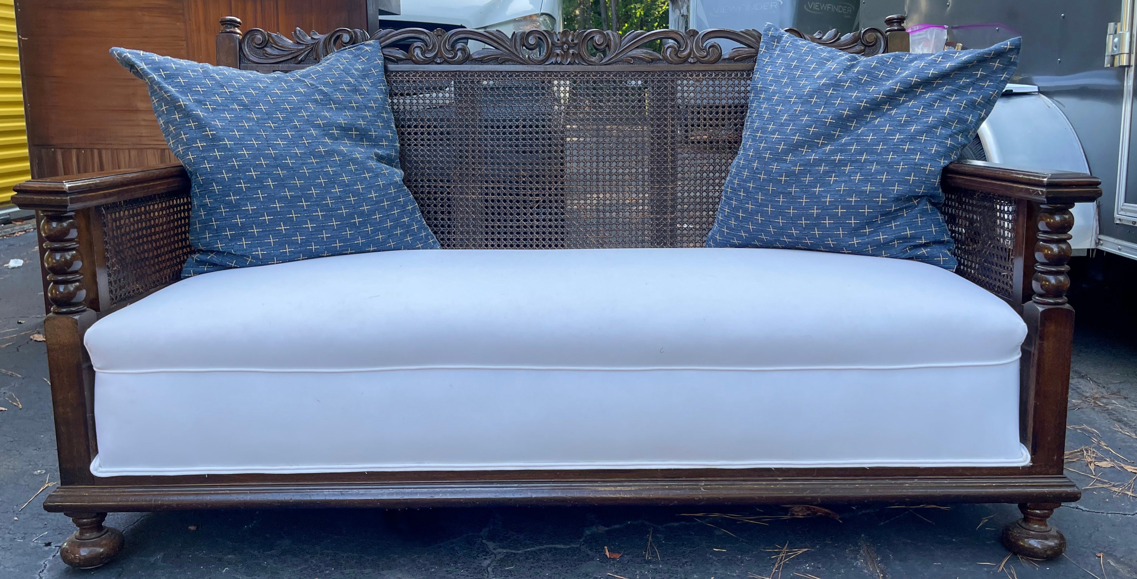 1930s British Colonial Style Blue and White Carved Oak Sofa / Settee Cane Back In Good Condition In Kennesaw, GA