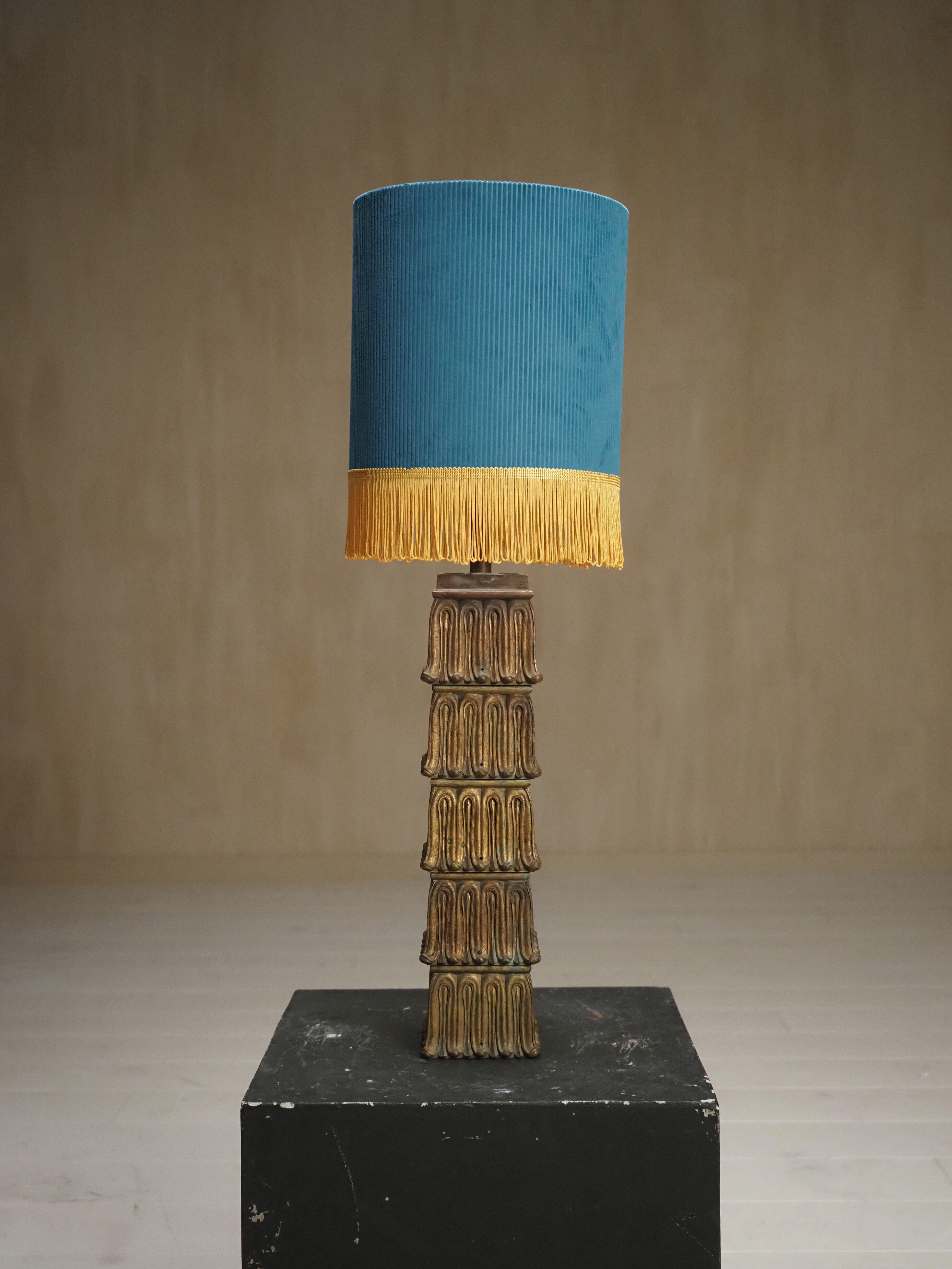 Metà XX secolo Lampada da tavolo Art Deco in bronzo del 1930 in vendita